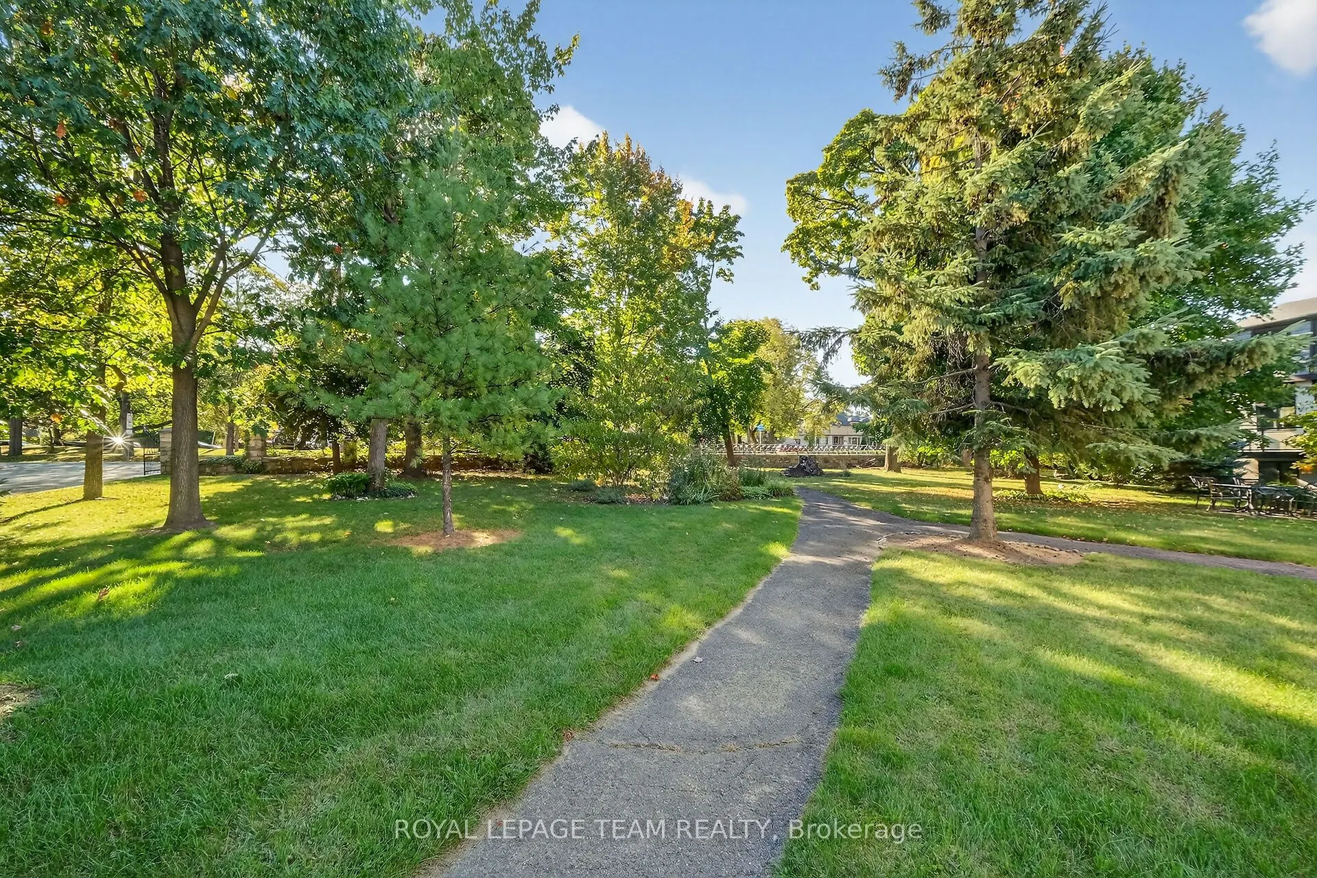 635 Richmond Road, #6