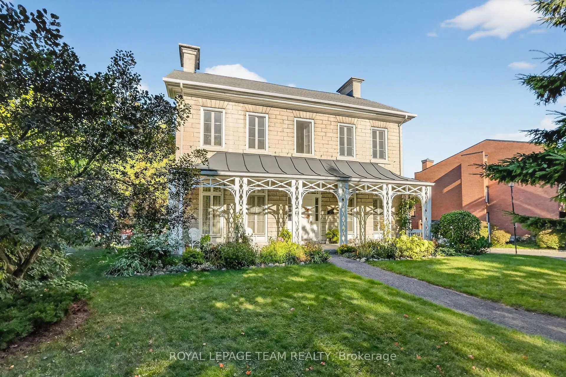 635 Richmond Road, #6