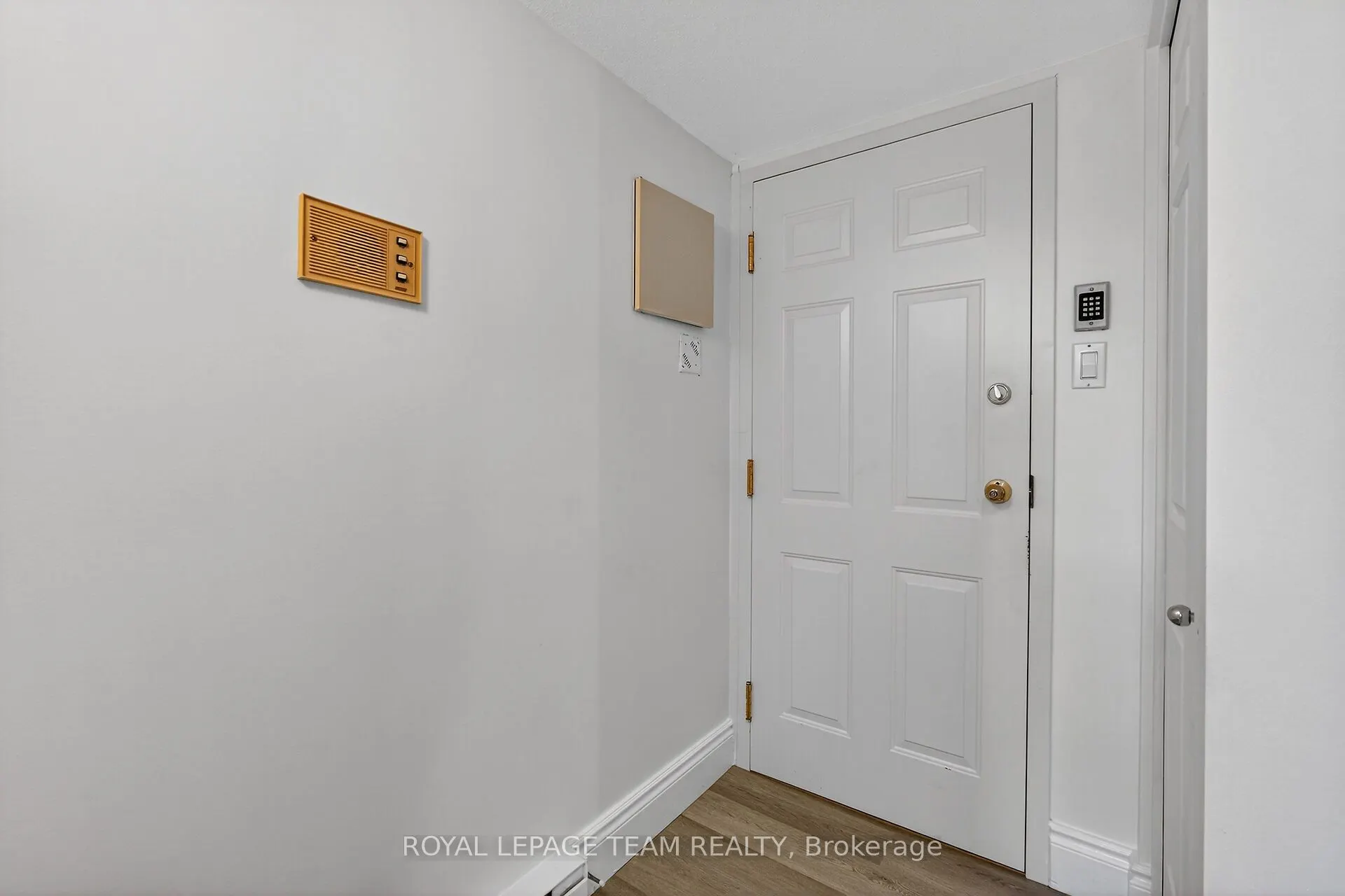 635 Richmond Road, #6