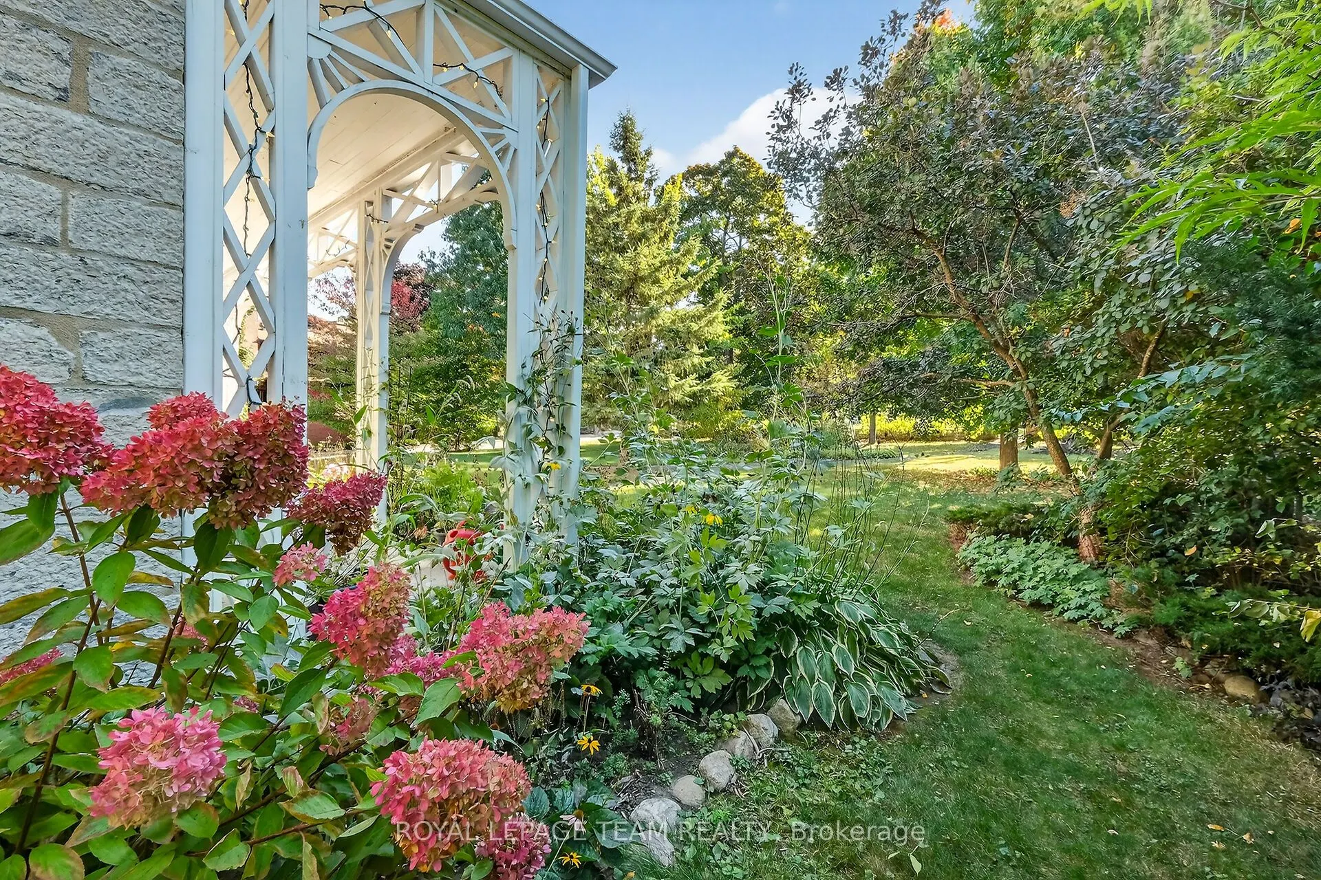 635 Richmond Road, #6