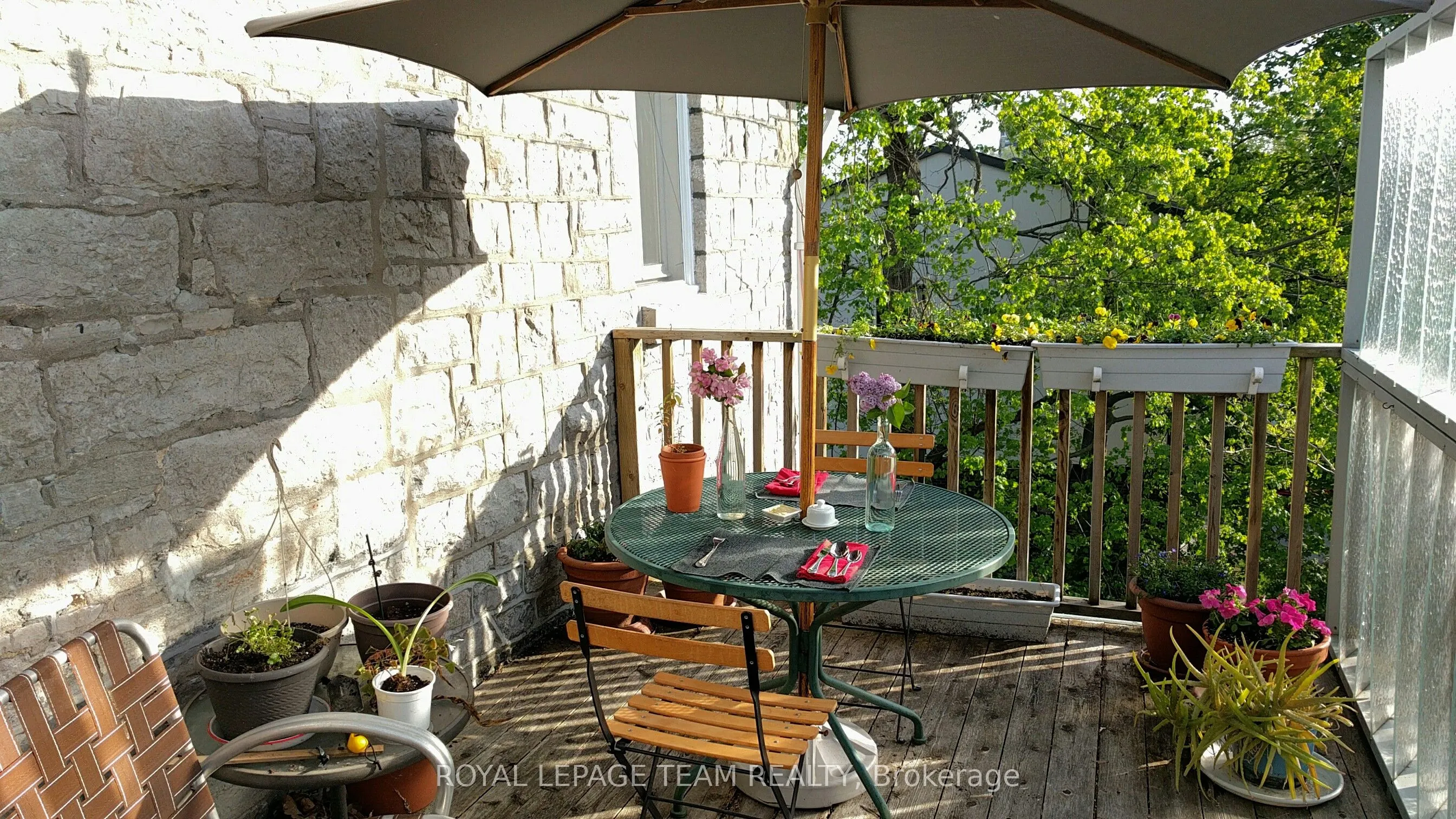 635 Richmond Road, #6