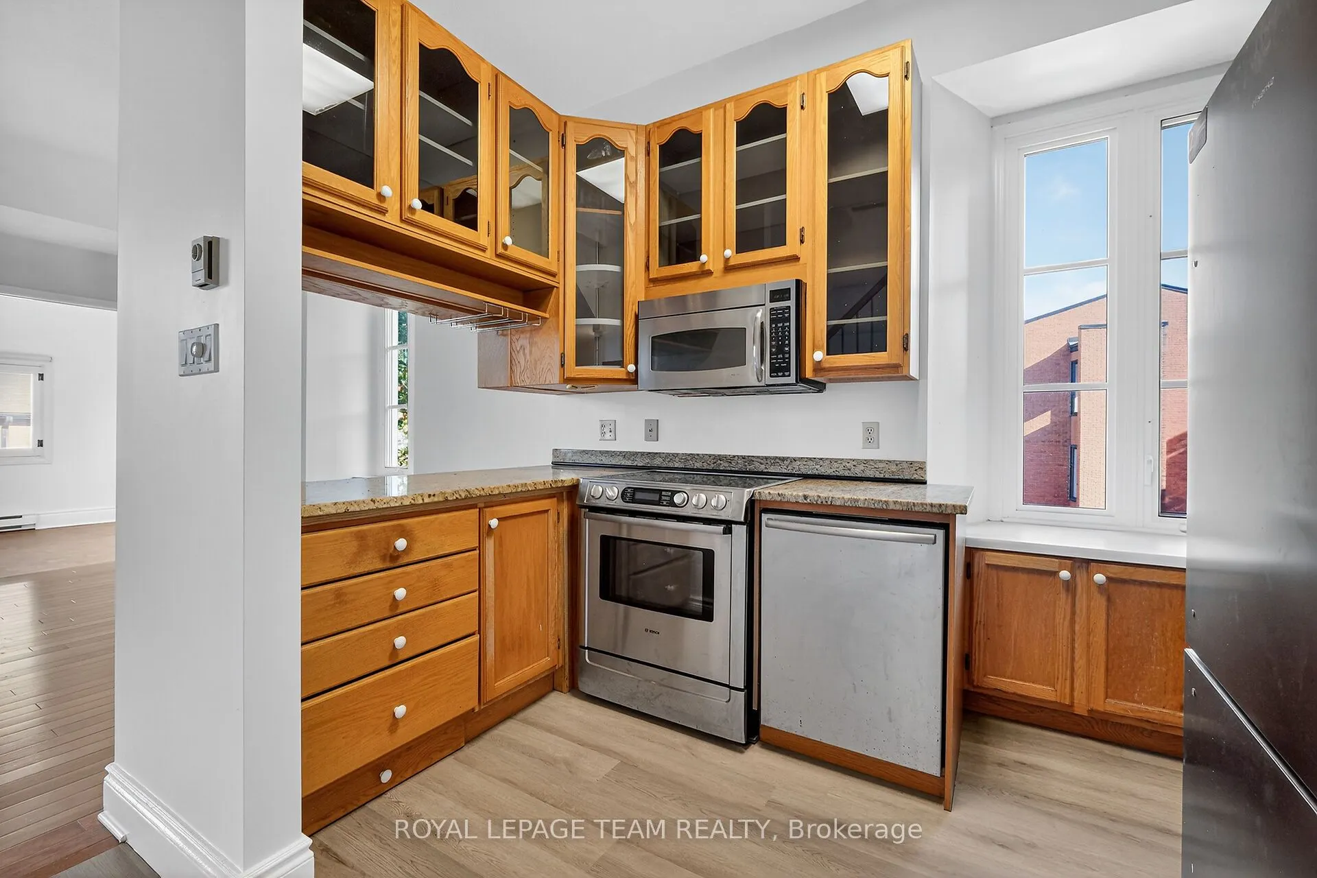 635 Richmond Road, #6