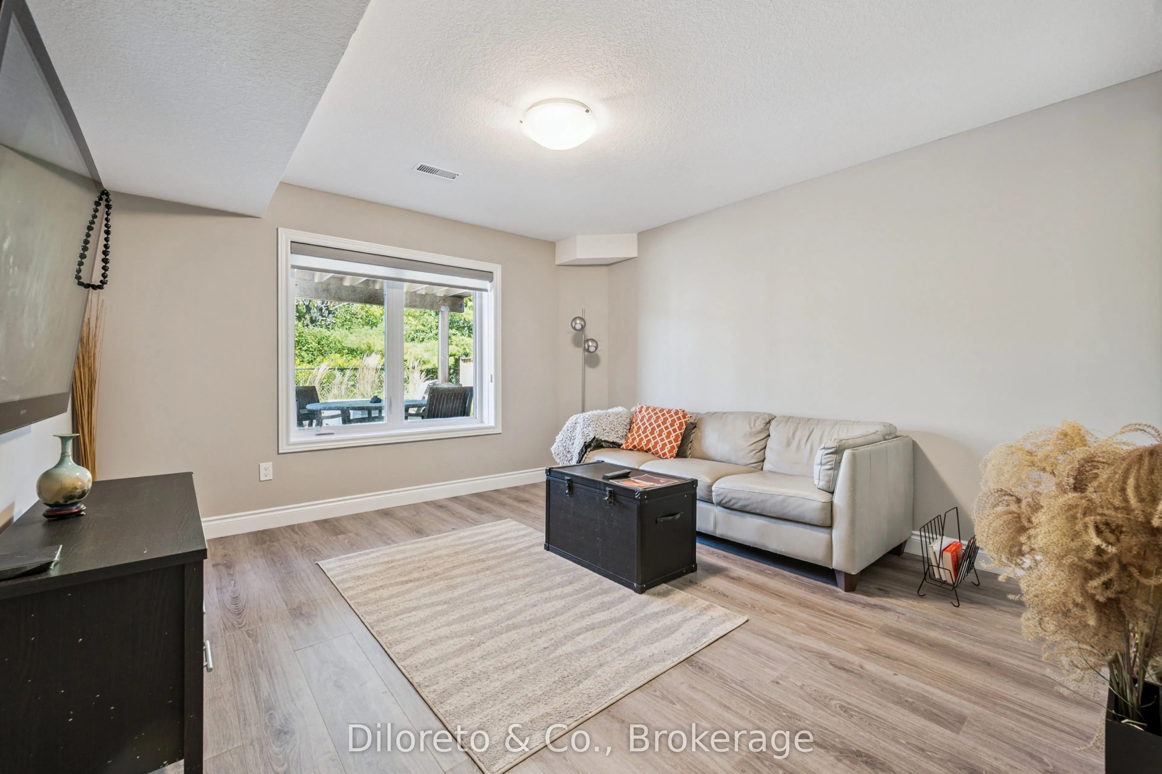 18 McIntyre Court