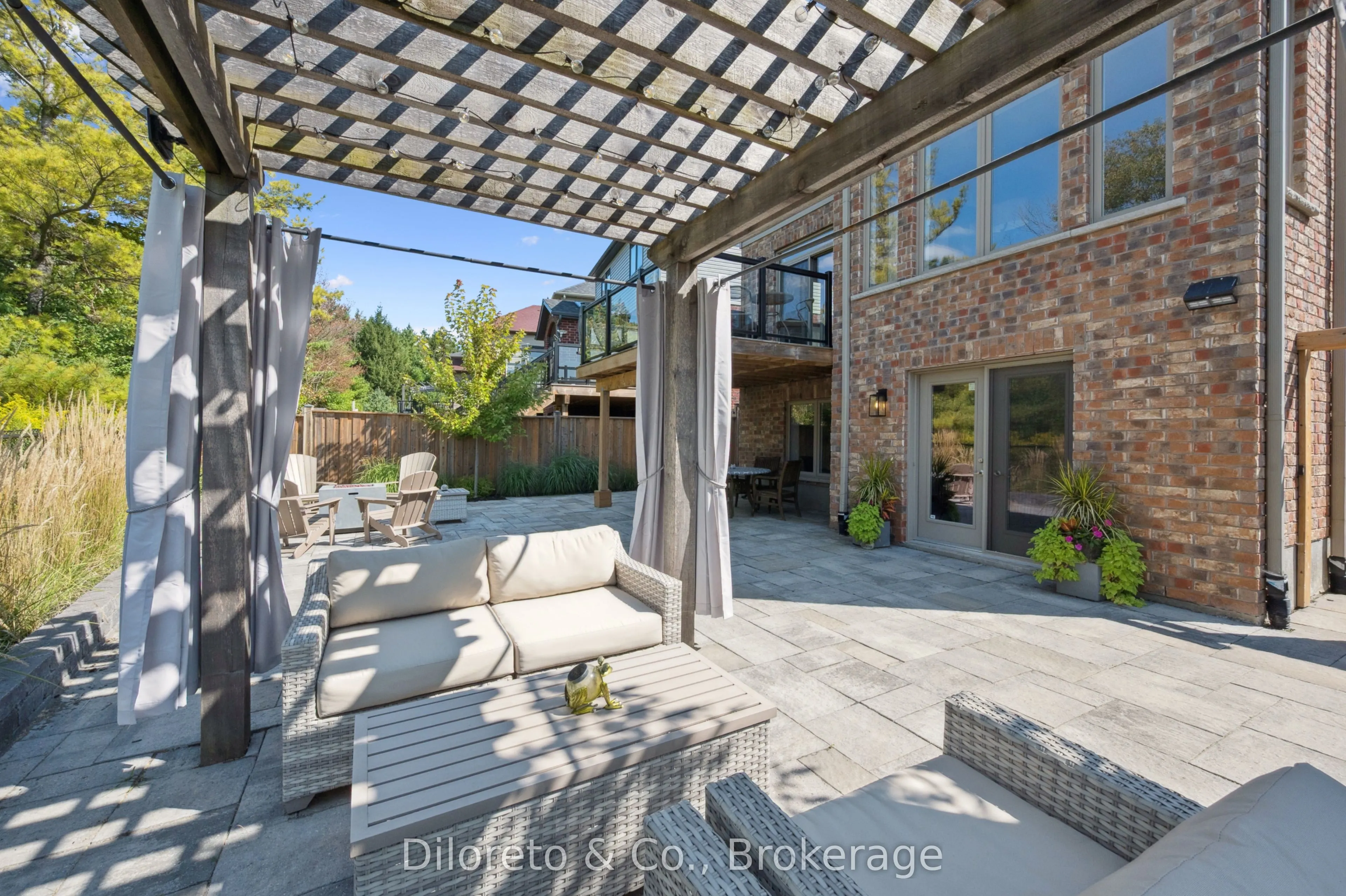 18 McIntyre Court