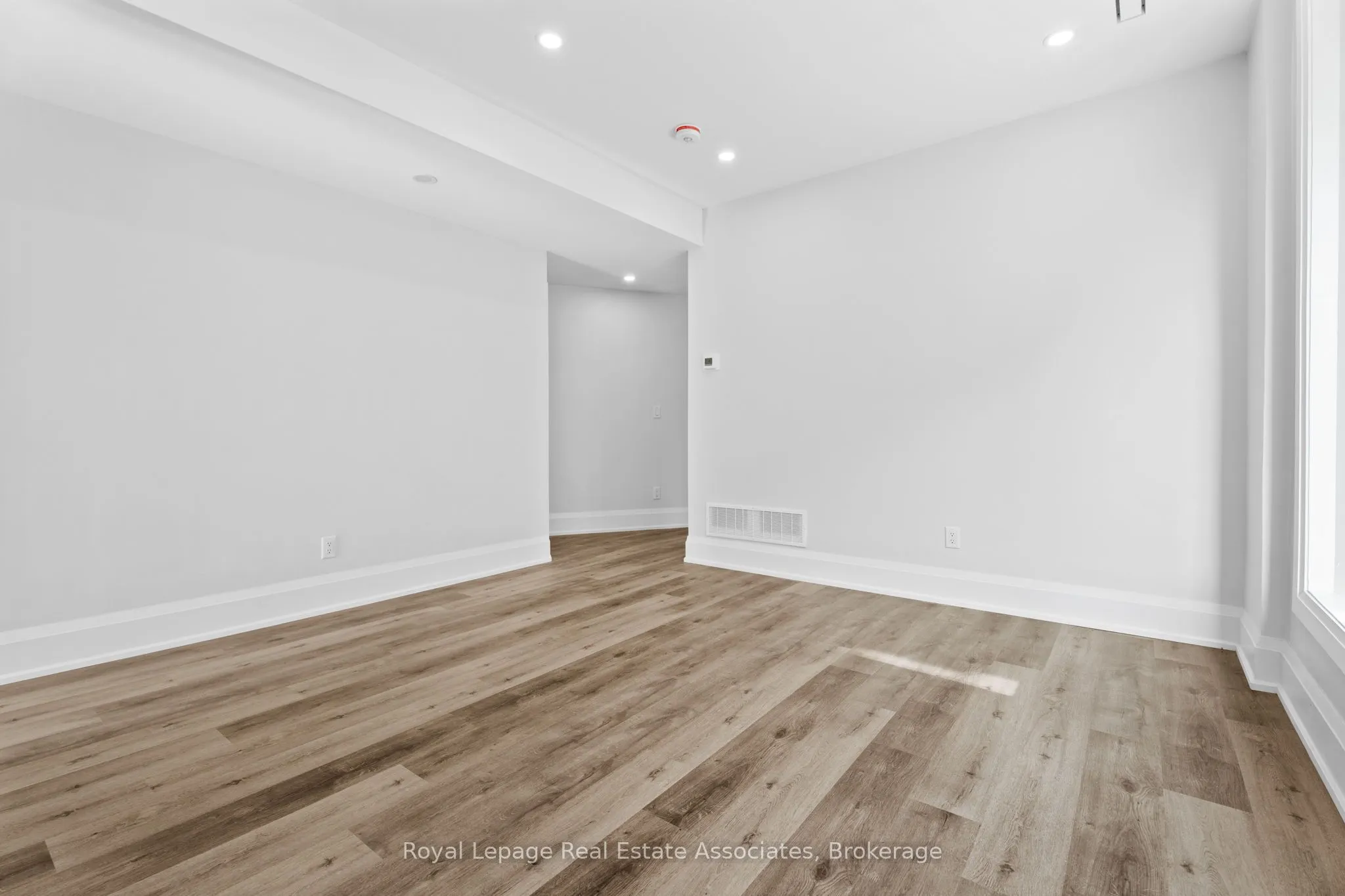 55 Cayuga Street, #2
