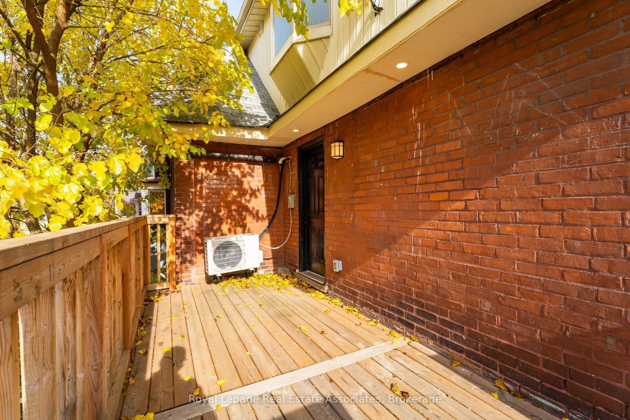 55 Cayuga Street, #2