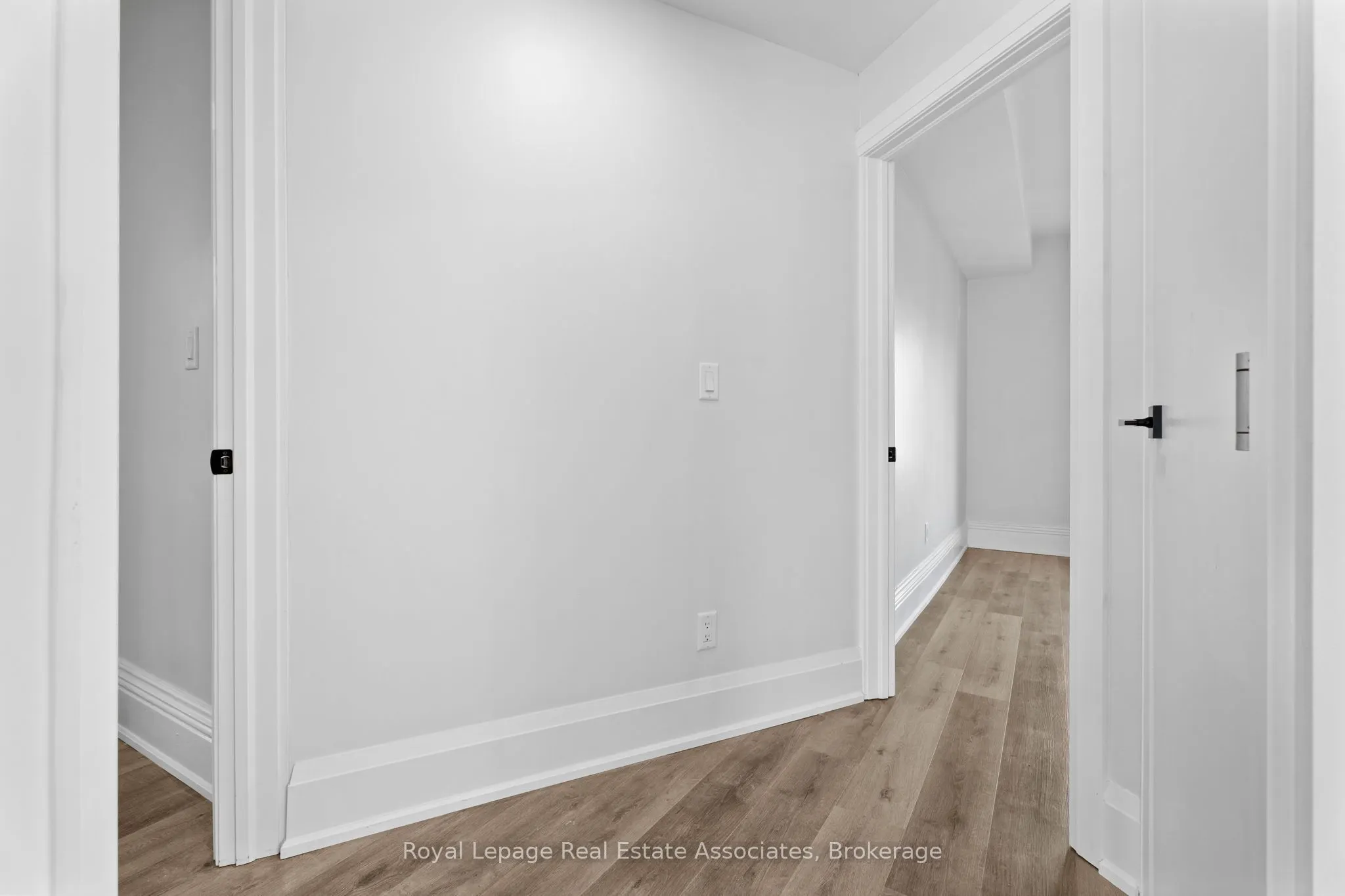 55 Cayuga Street, #2