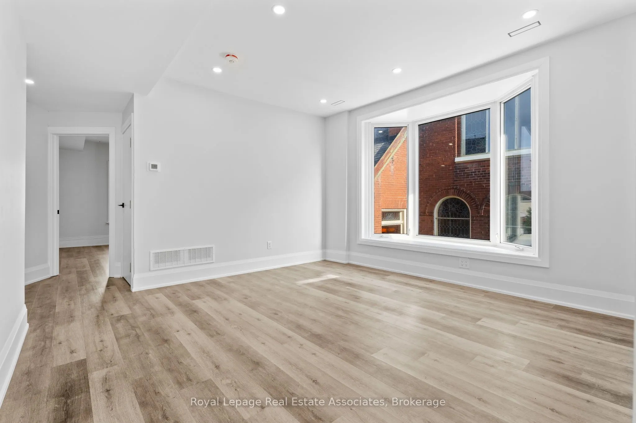 55 Cayuga Street, #2
