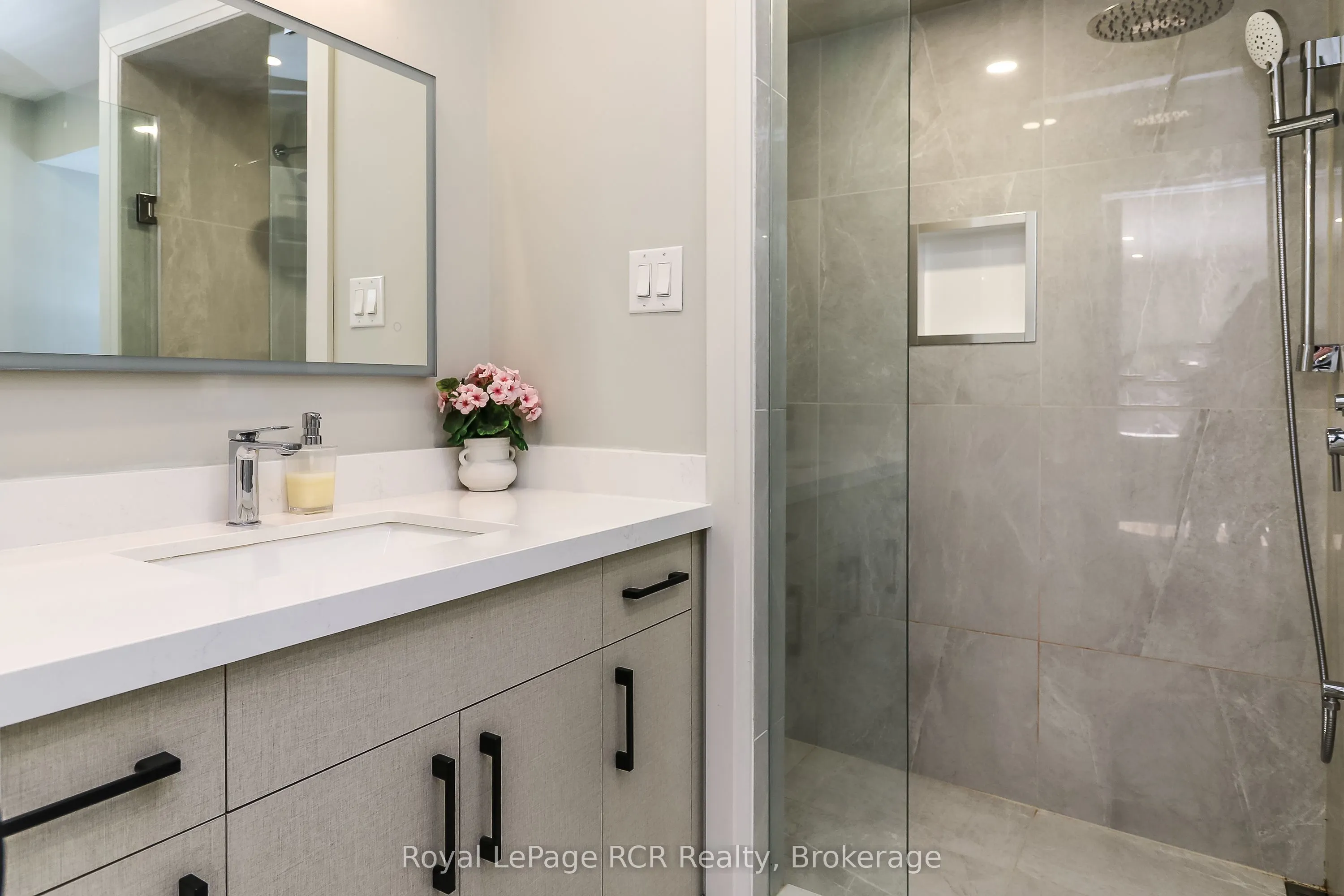 162 Settlers Way, #22