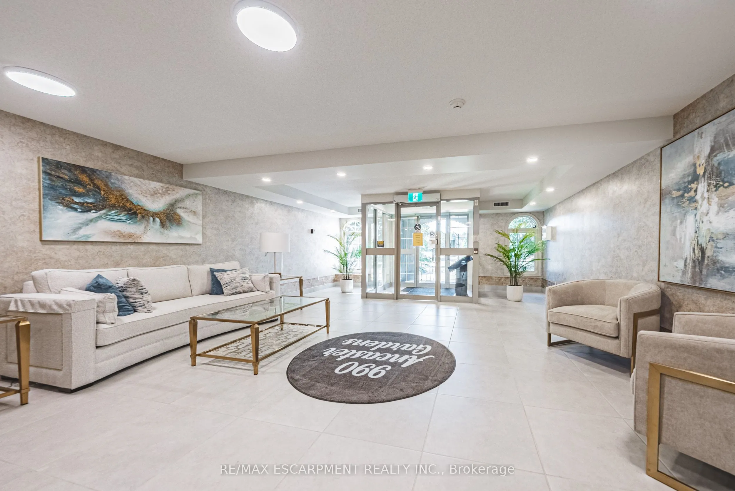 990 Golf Links Road, #308