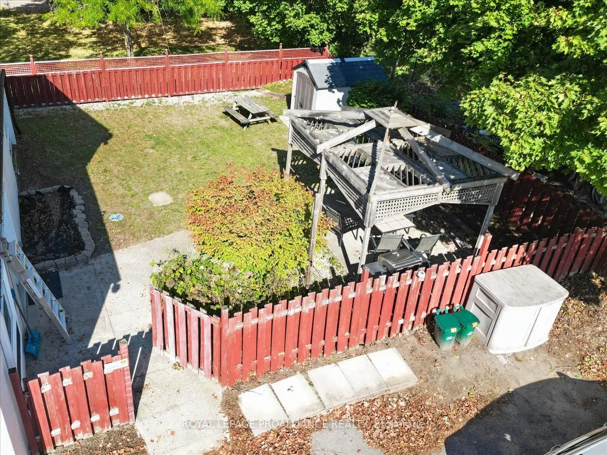 27 Doxsee Avenue N