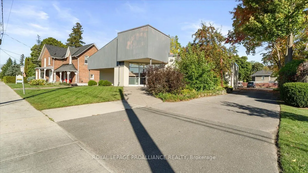 27 Doxsee Avenue N