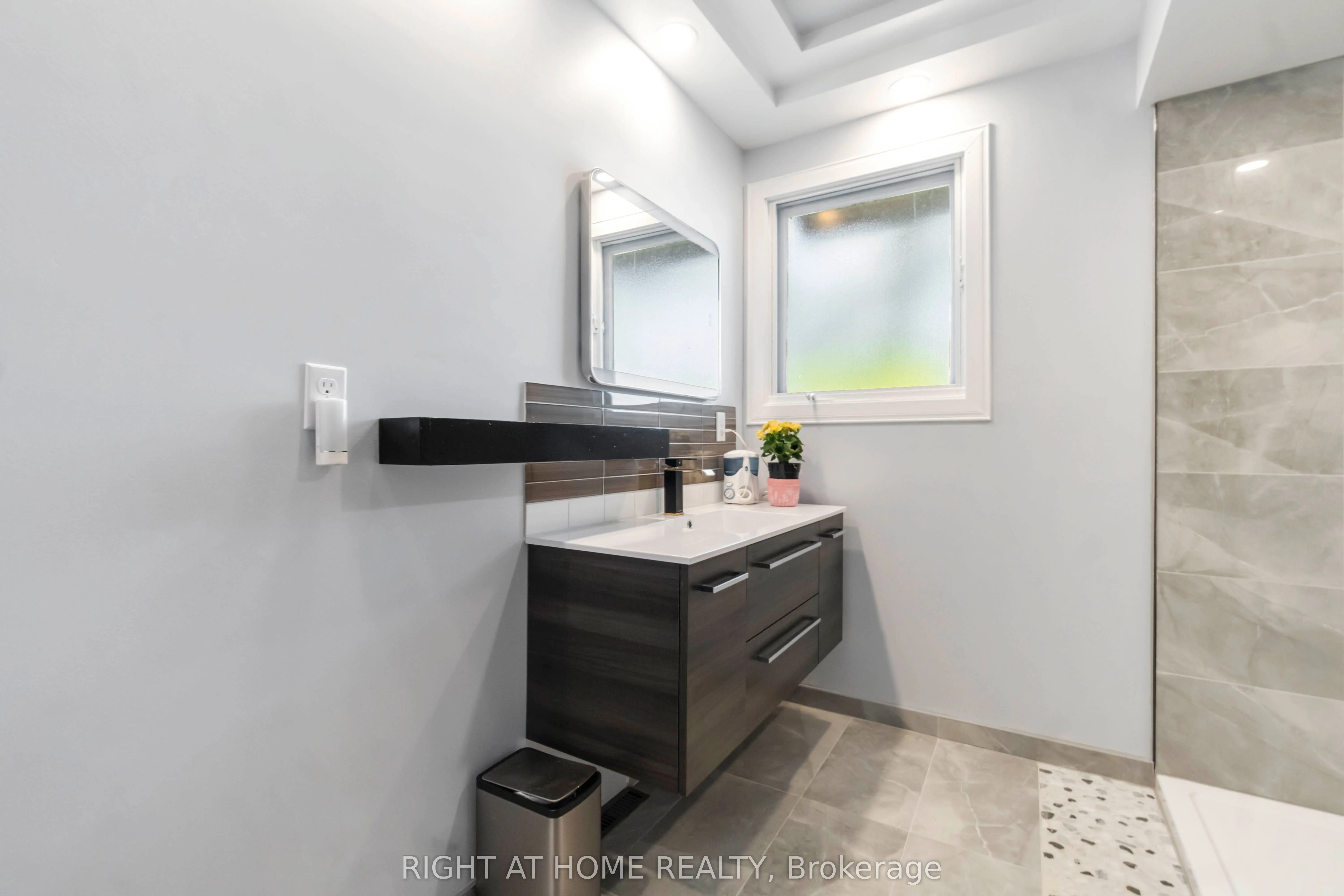 21 Midland Crescent, #3