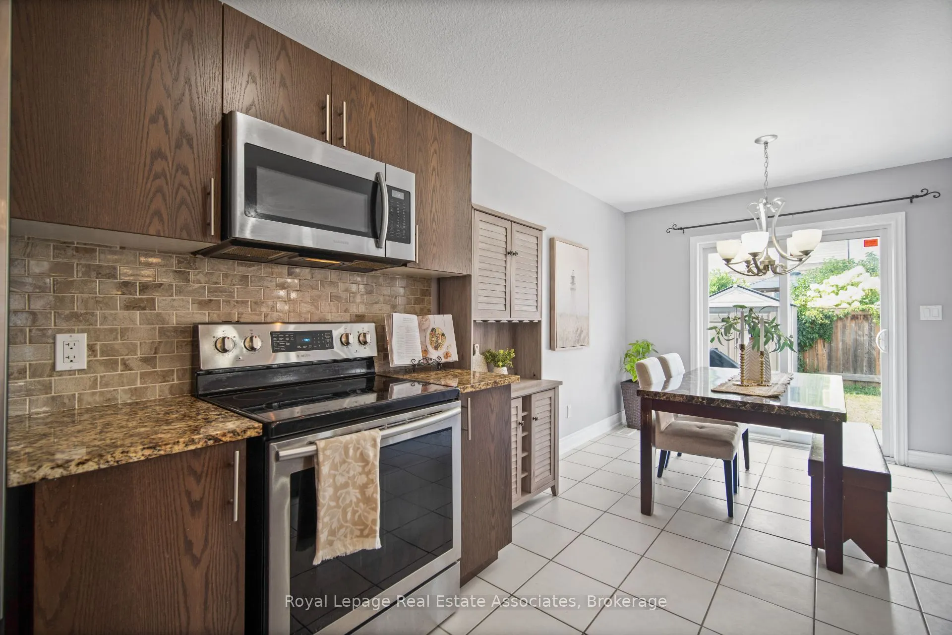 439 Moorlands Crescent
