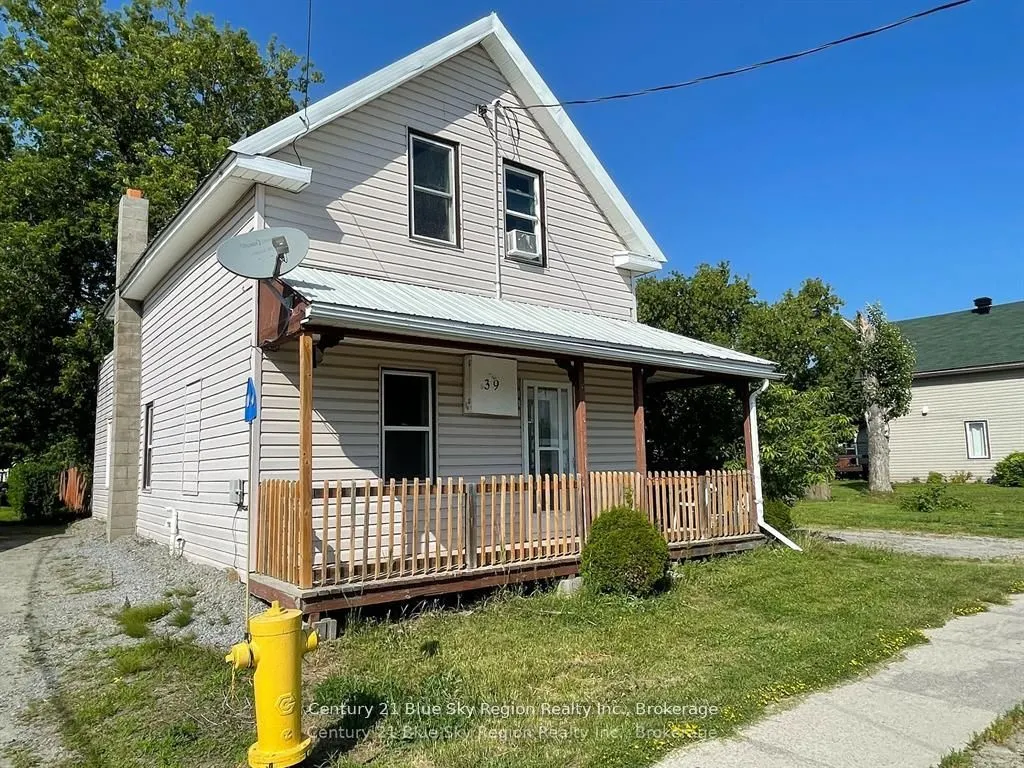 39 Principale Street W