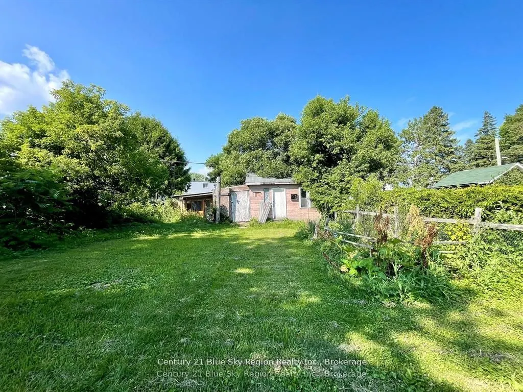39 Principale Street W