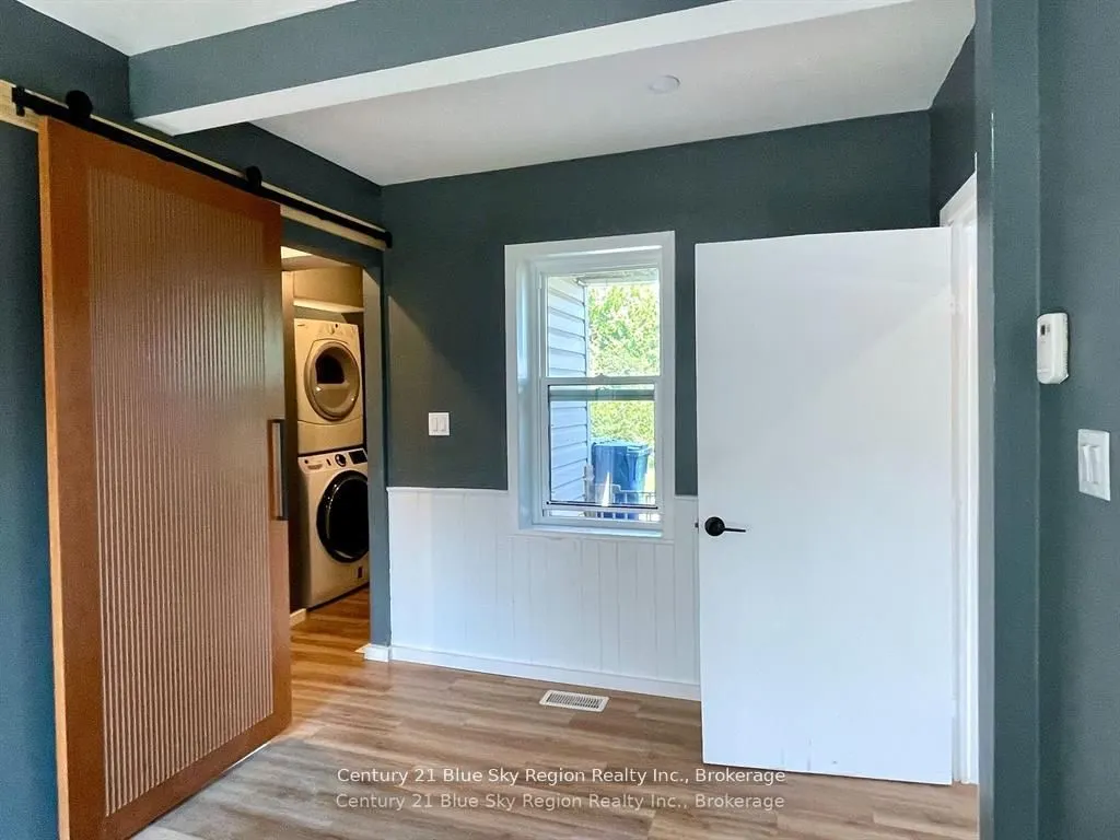 39 Principale Street W