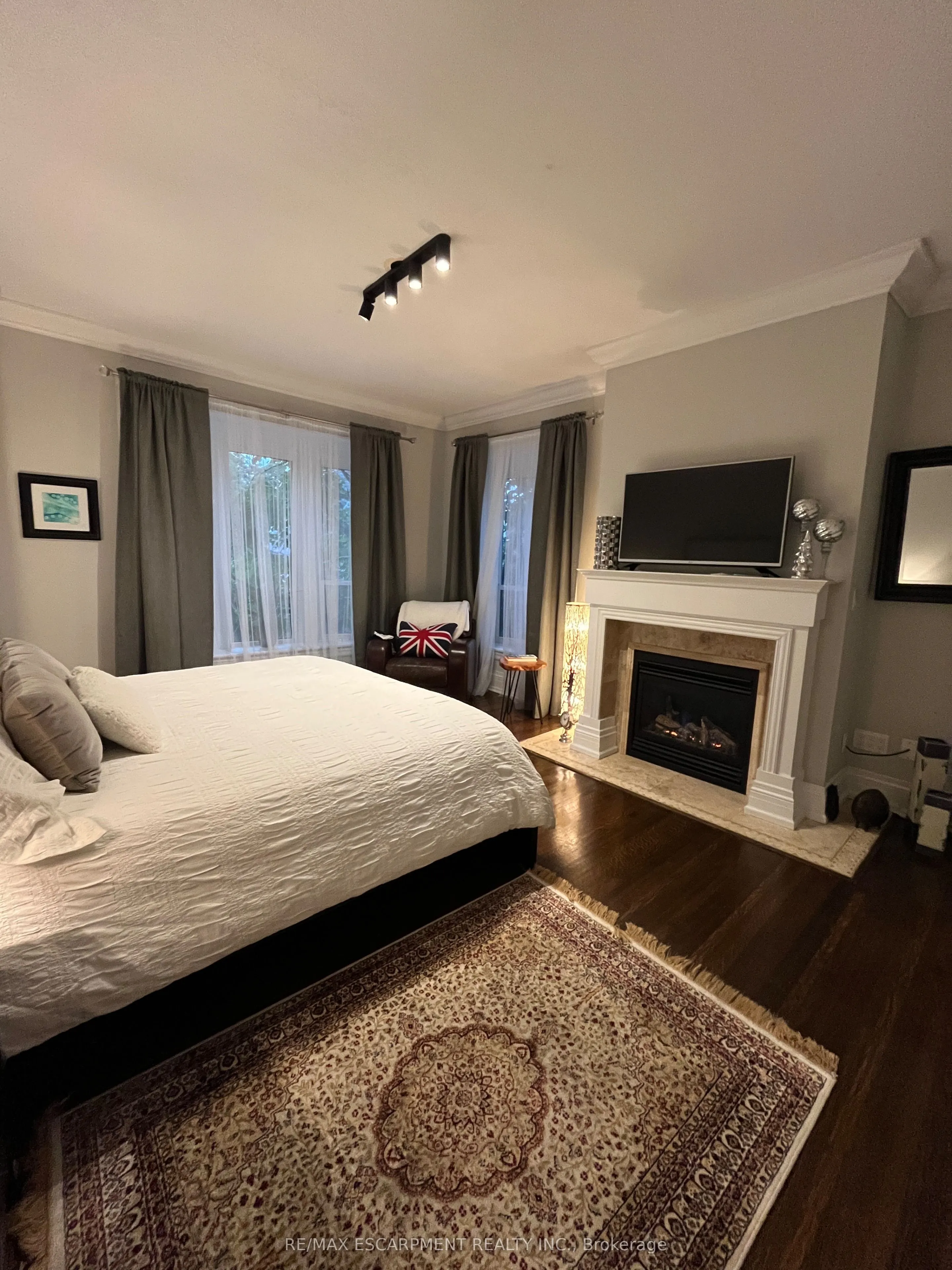 281 Park Street S, #2