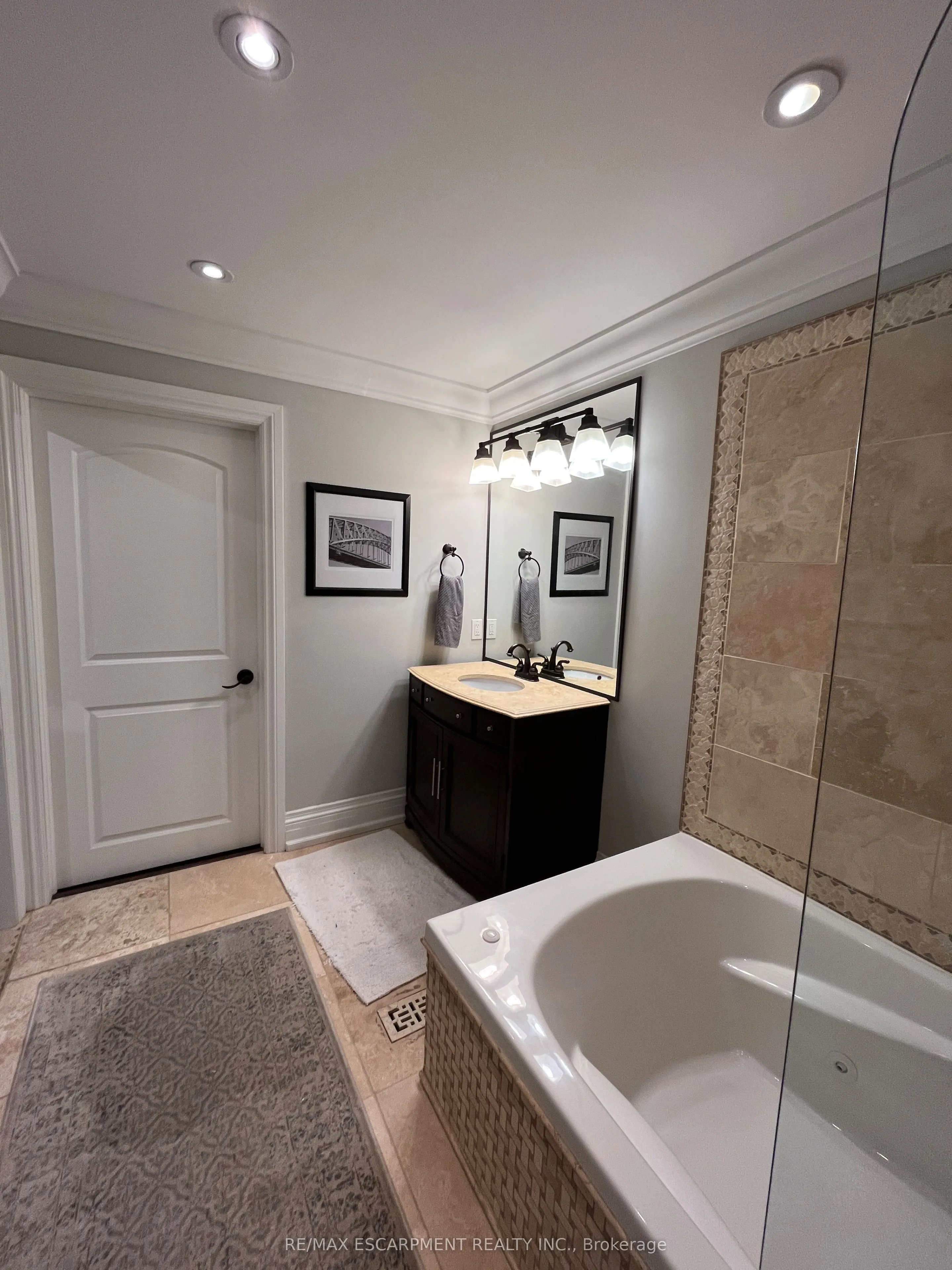281 Park Street S, #2
