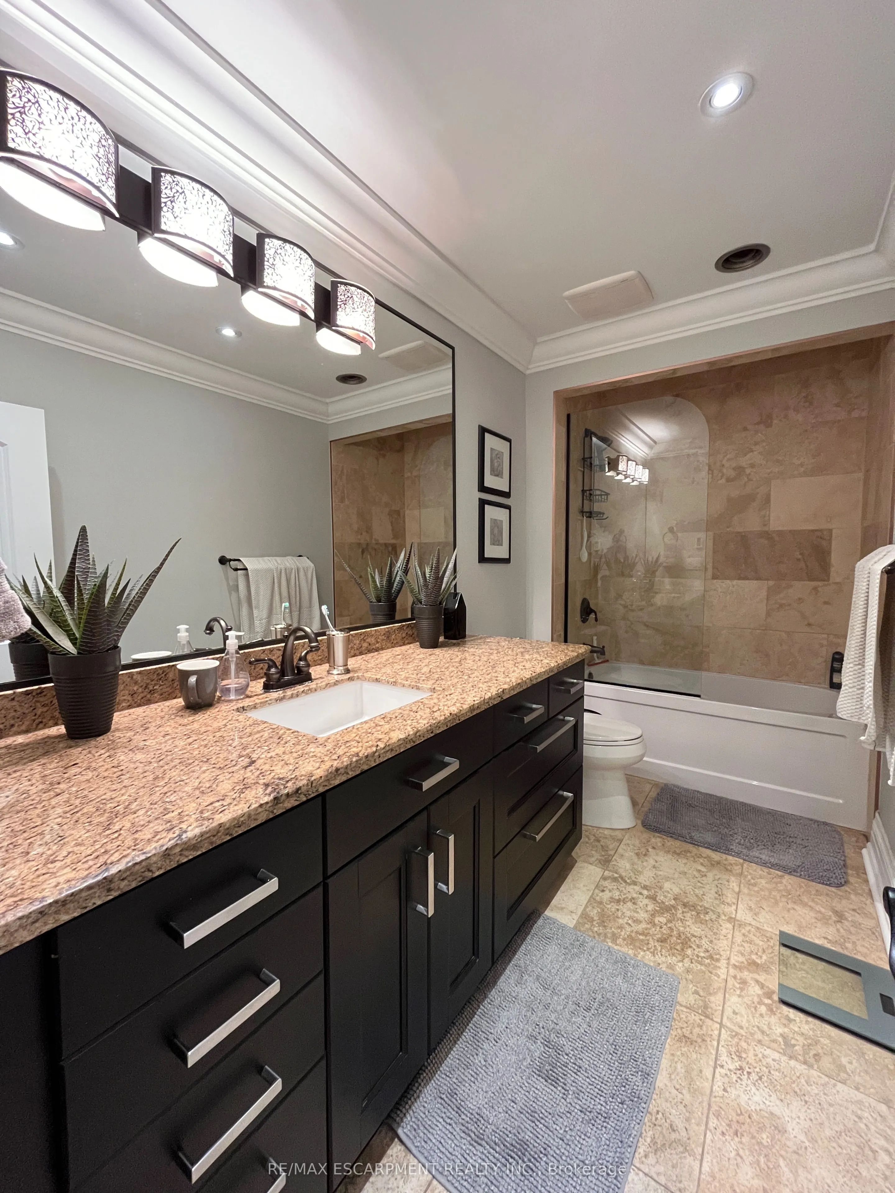 281 Park Street S, #2