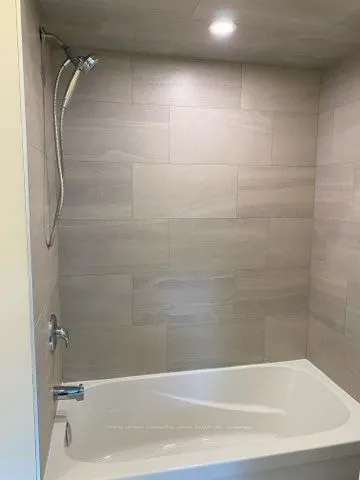 33 Glenelg Street W
