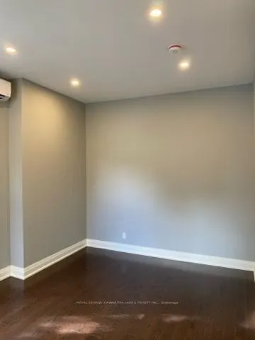 33 Glenelg Street W