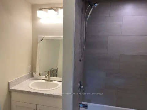 33 Glenelg Street W