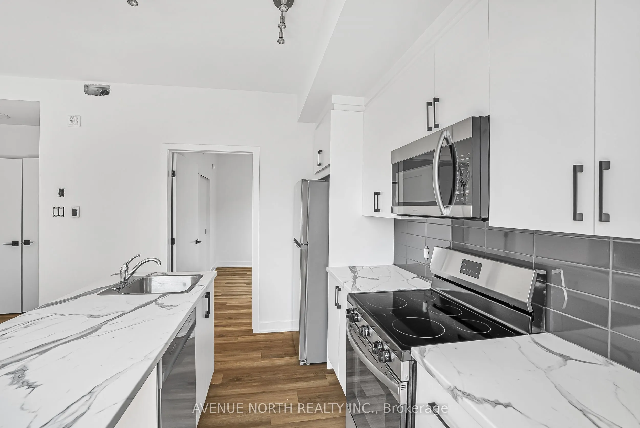 391 Dieppe Street, #01