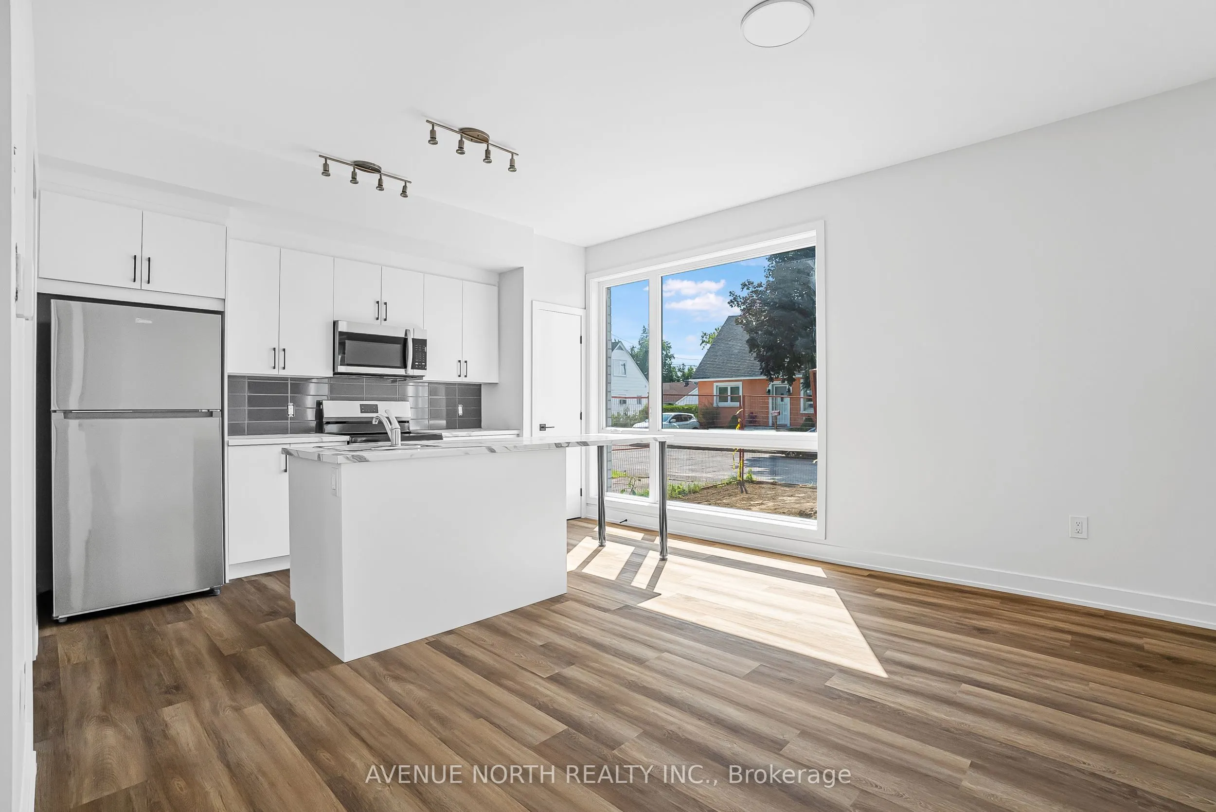 391 Dieppe Street, #01
