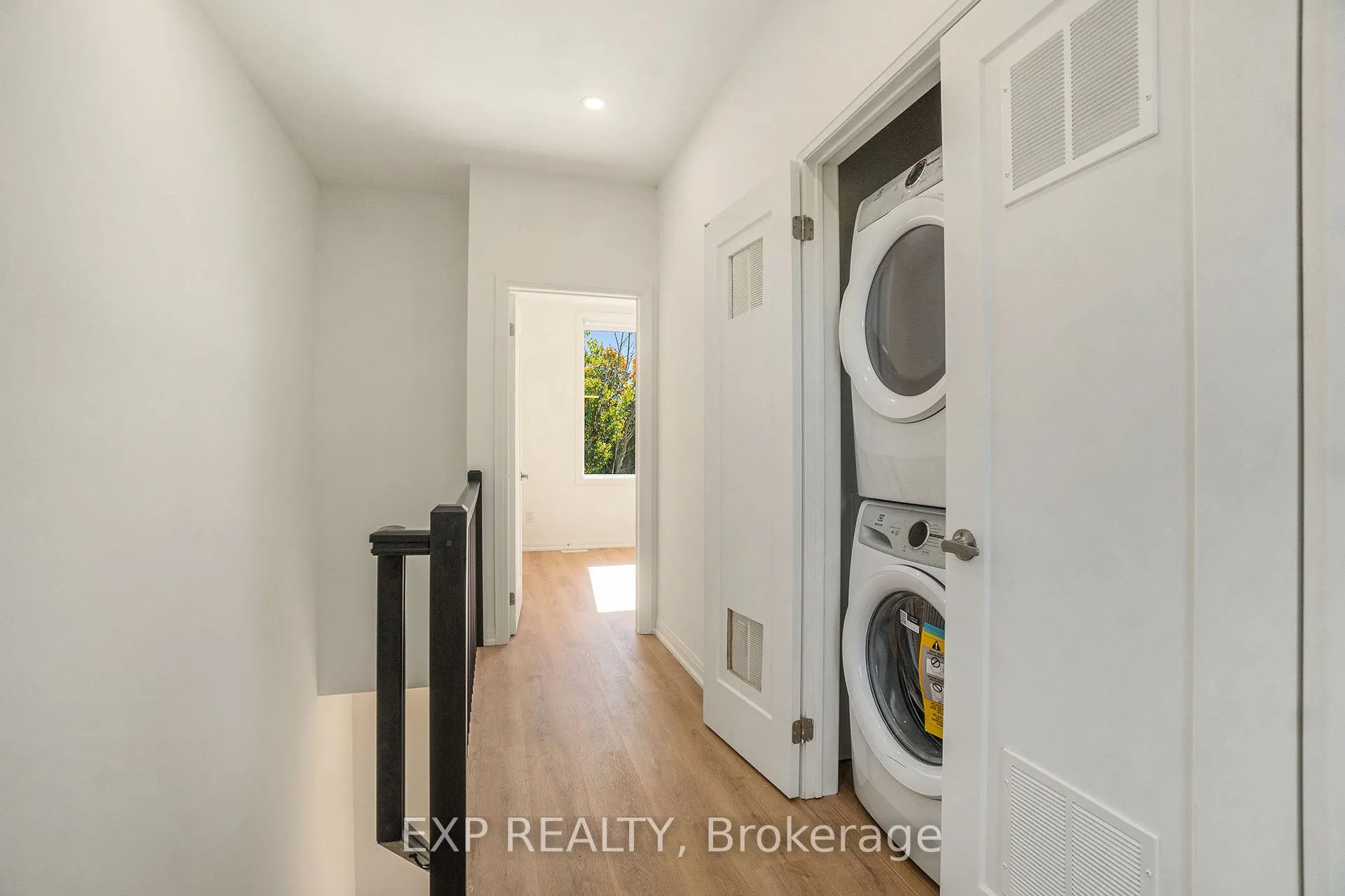 255 Castor Street, #200