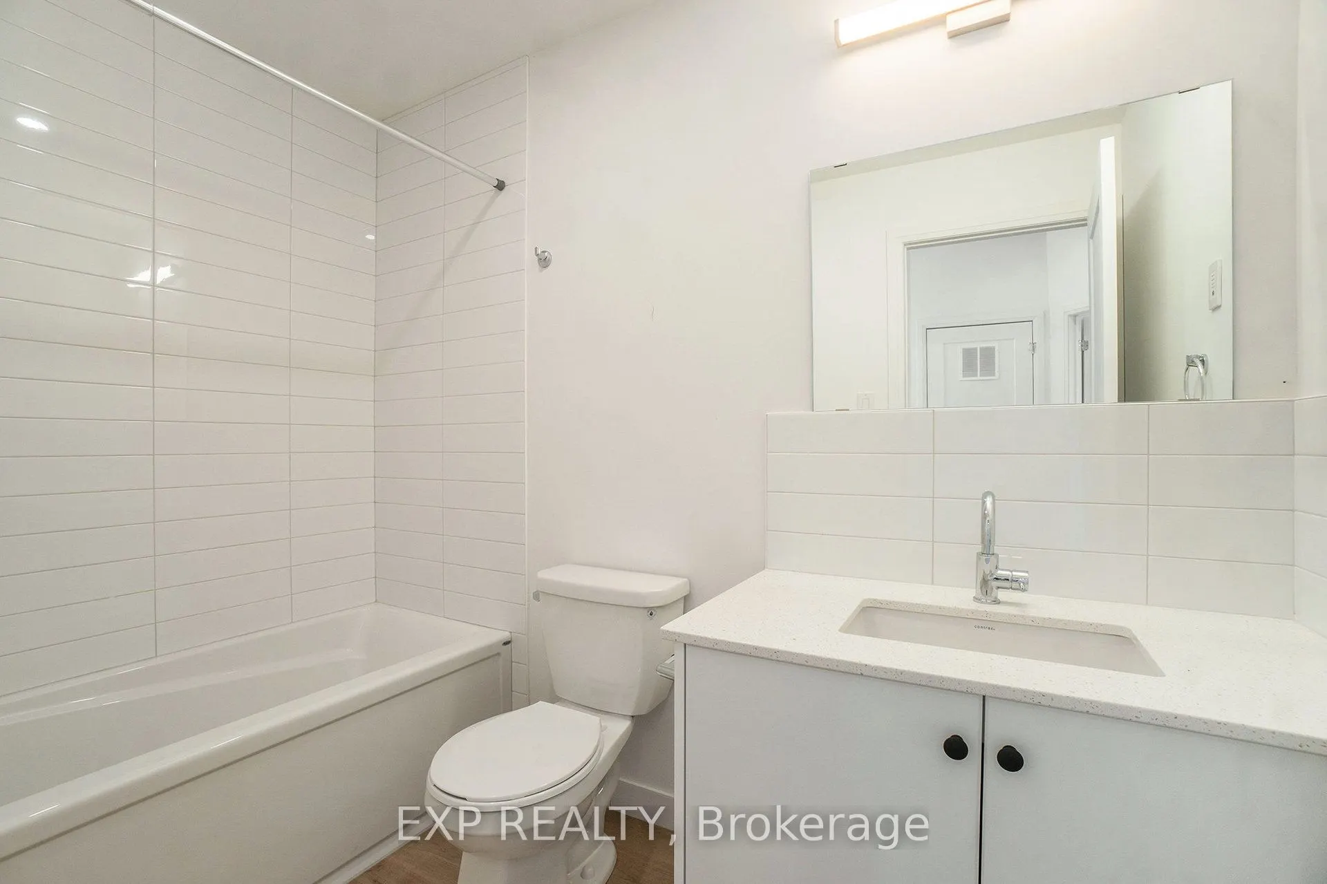 255 Castor Street, #200