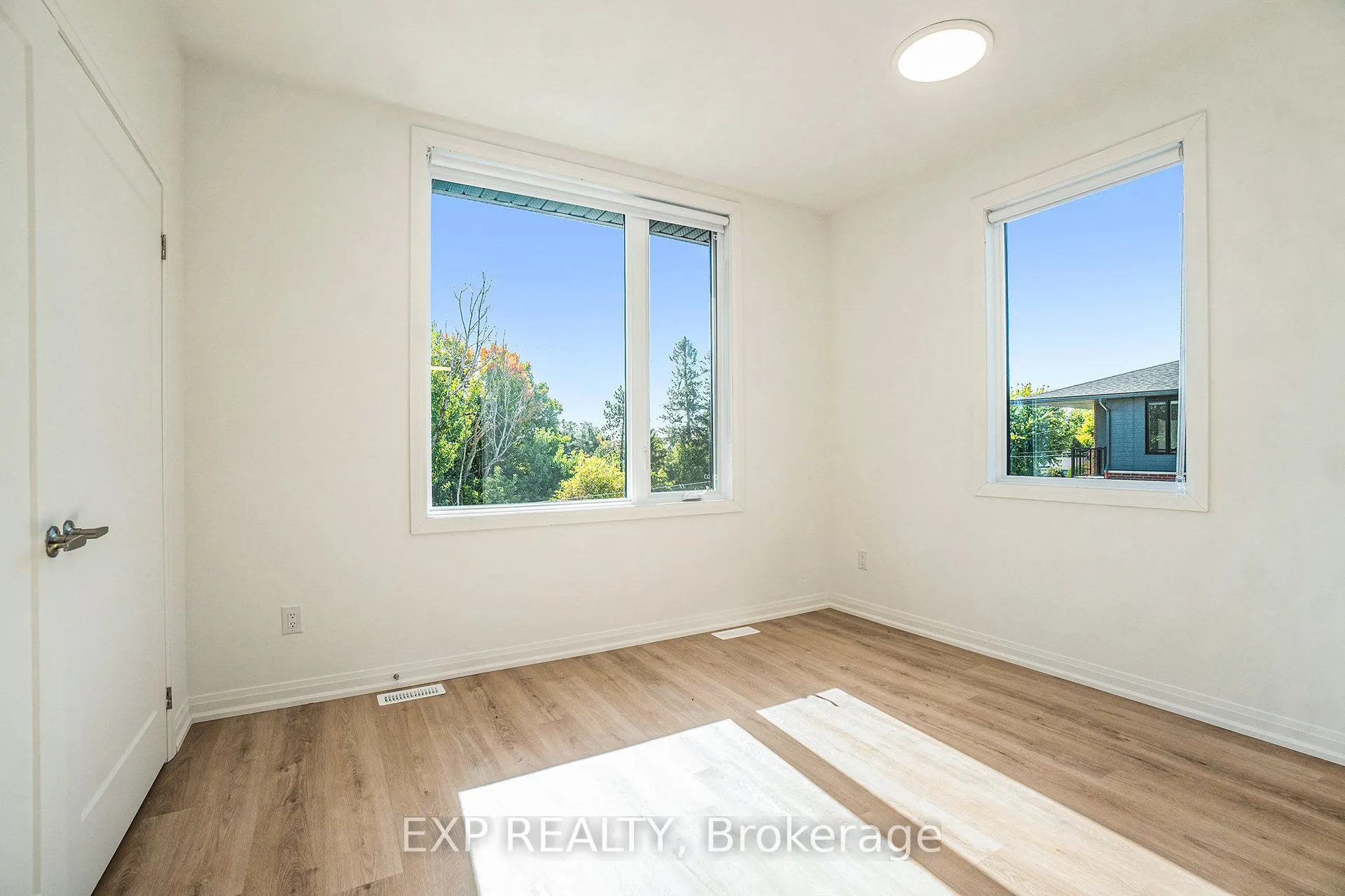 255 Castor Street, #200
