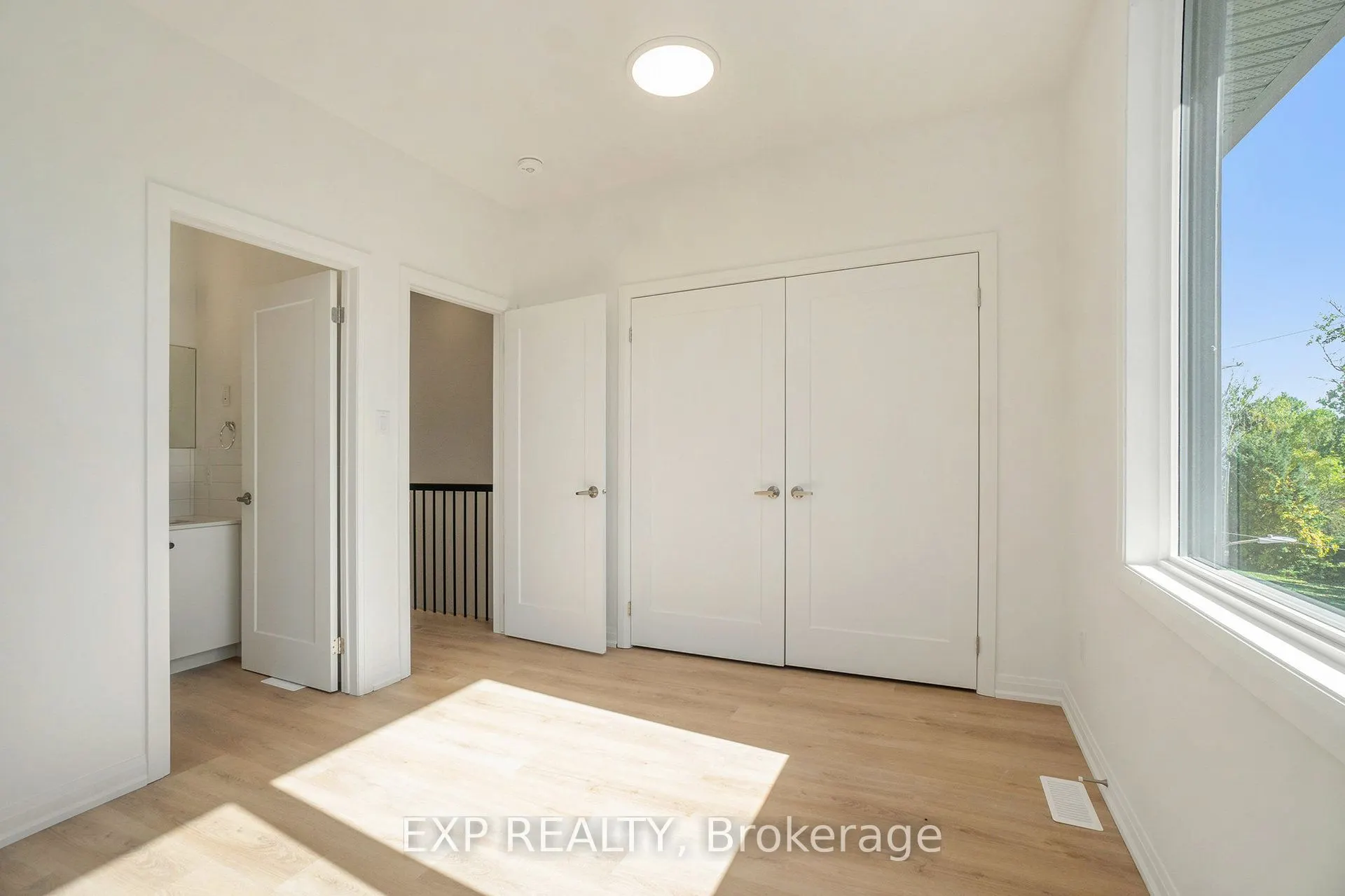 255 Castor Street, #200