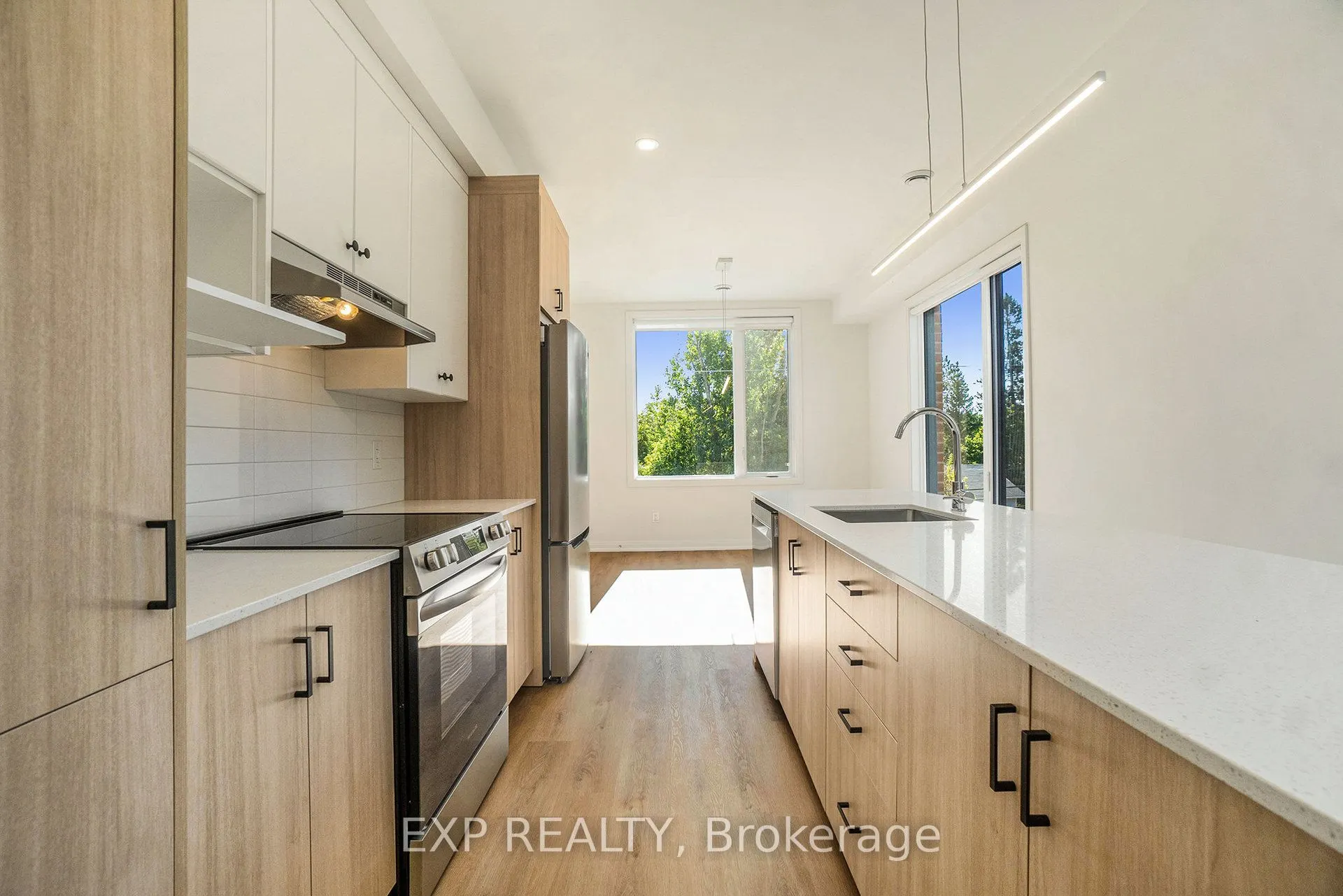 255 Castor Street, #200