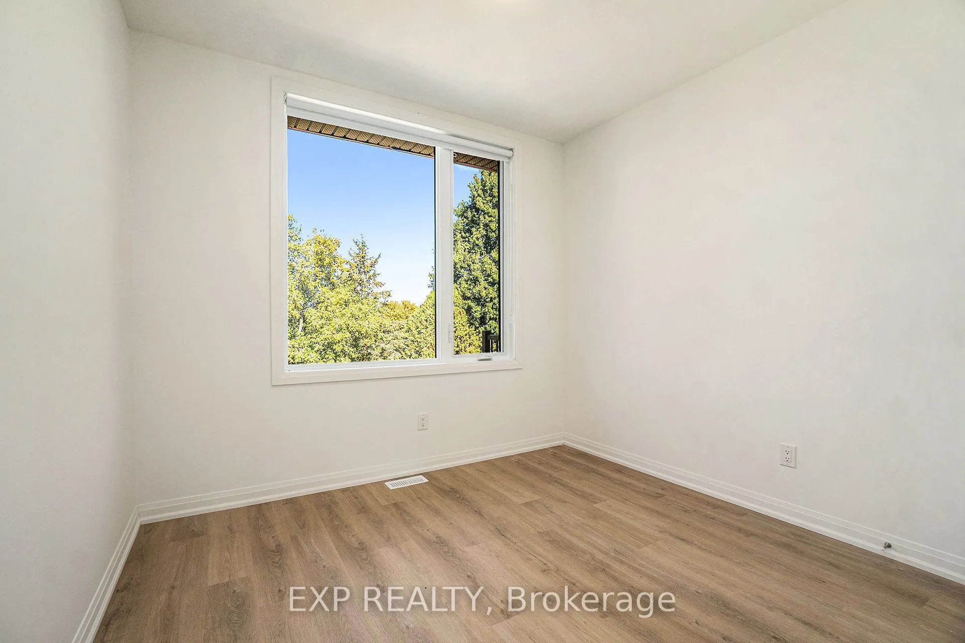 255 Castor Street, #200