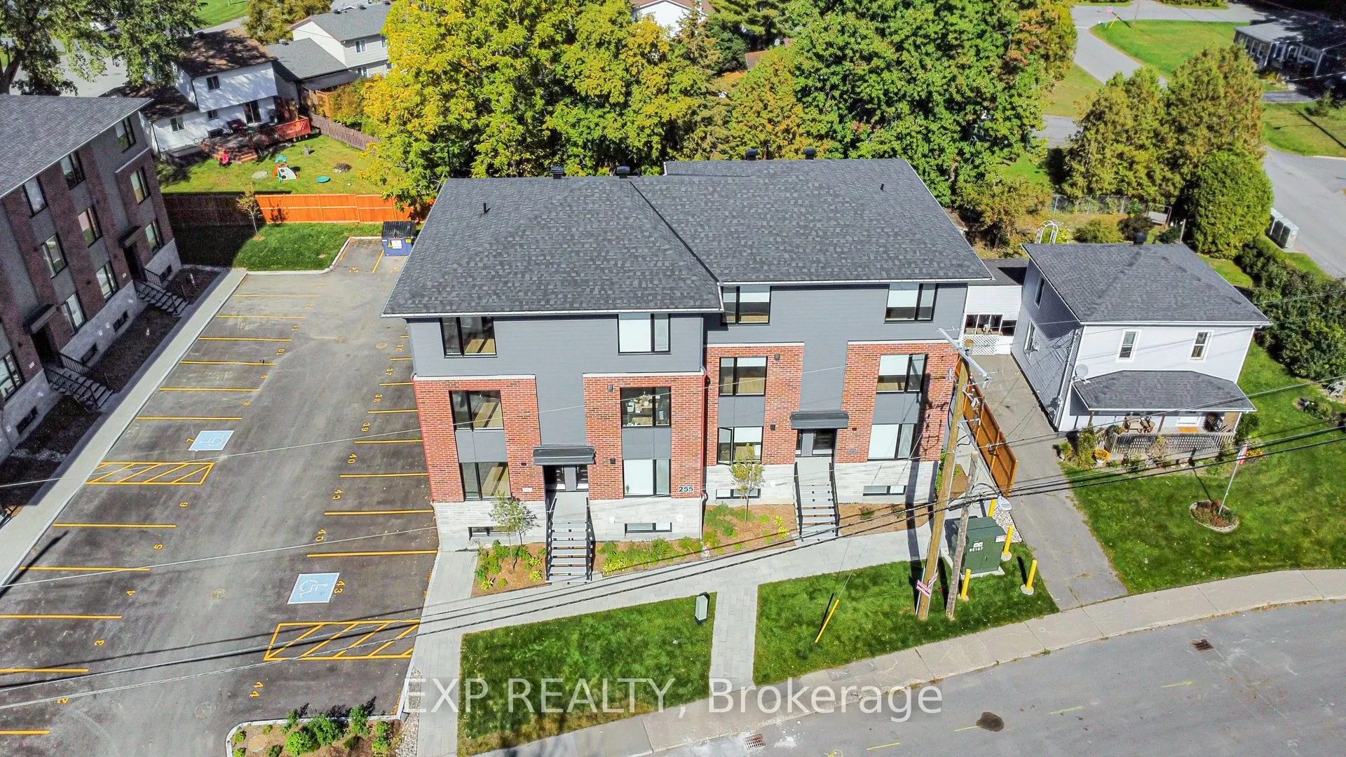 255 Castor Street, #200