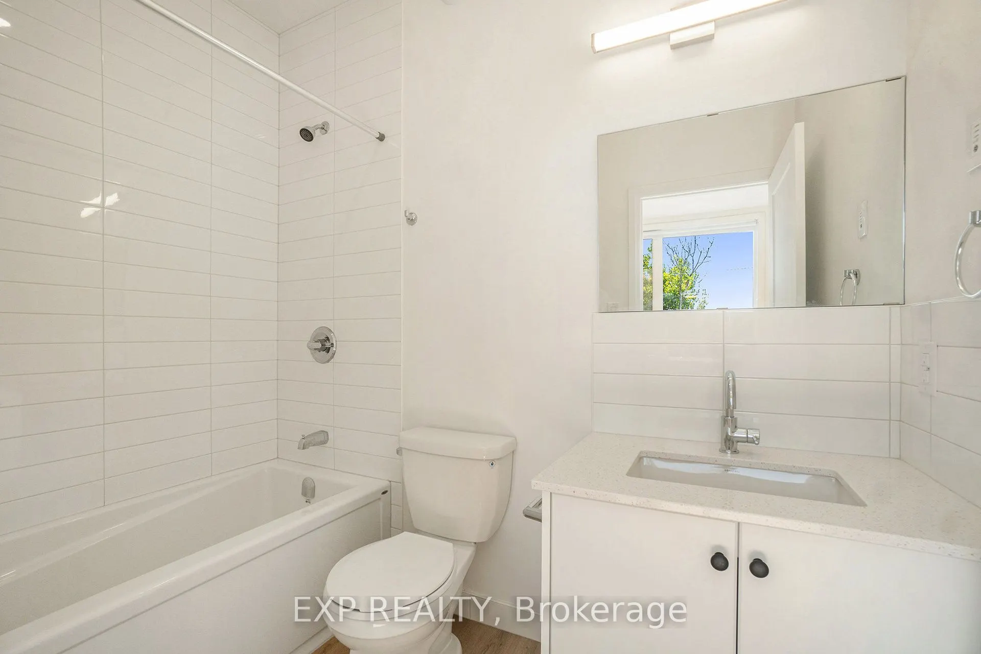 255 Castor Street, #200