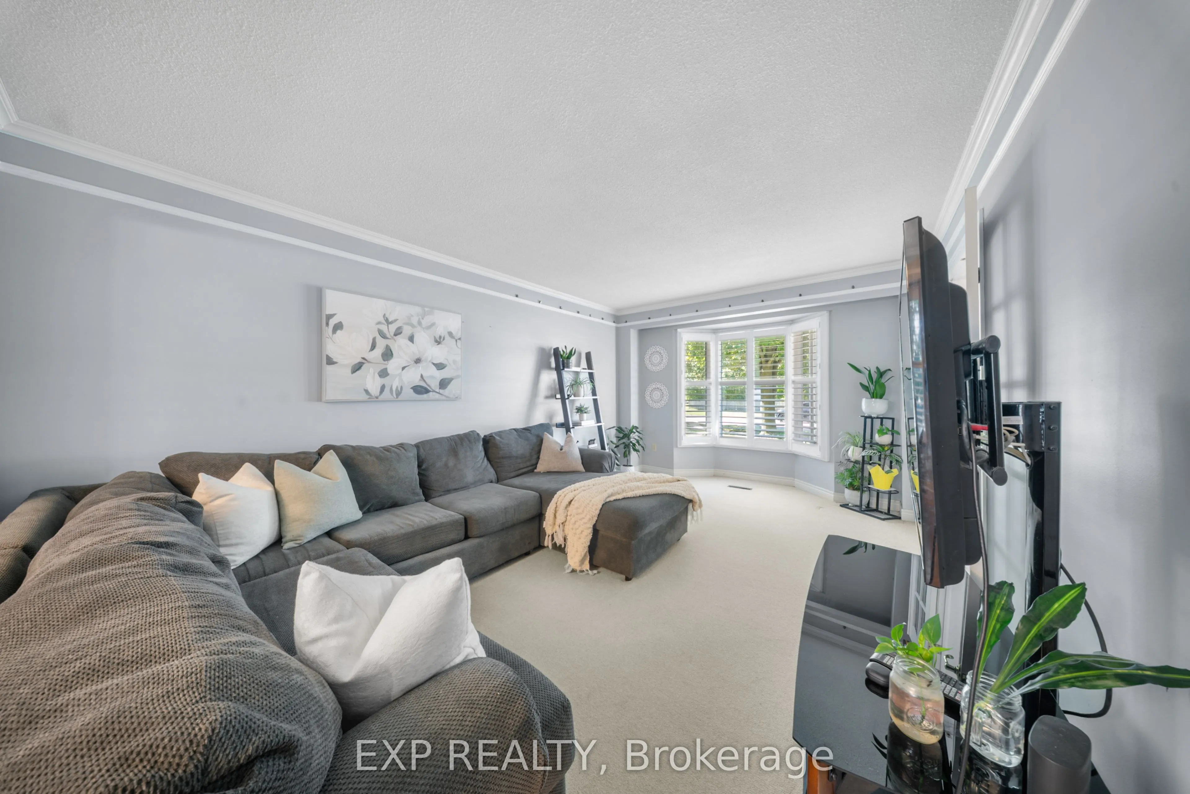 54 Pathfinder Crescent