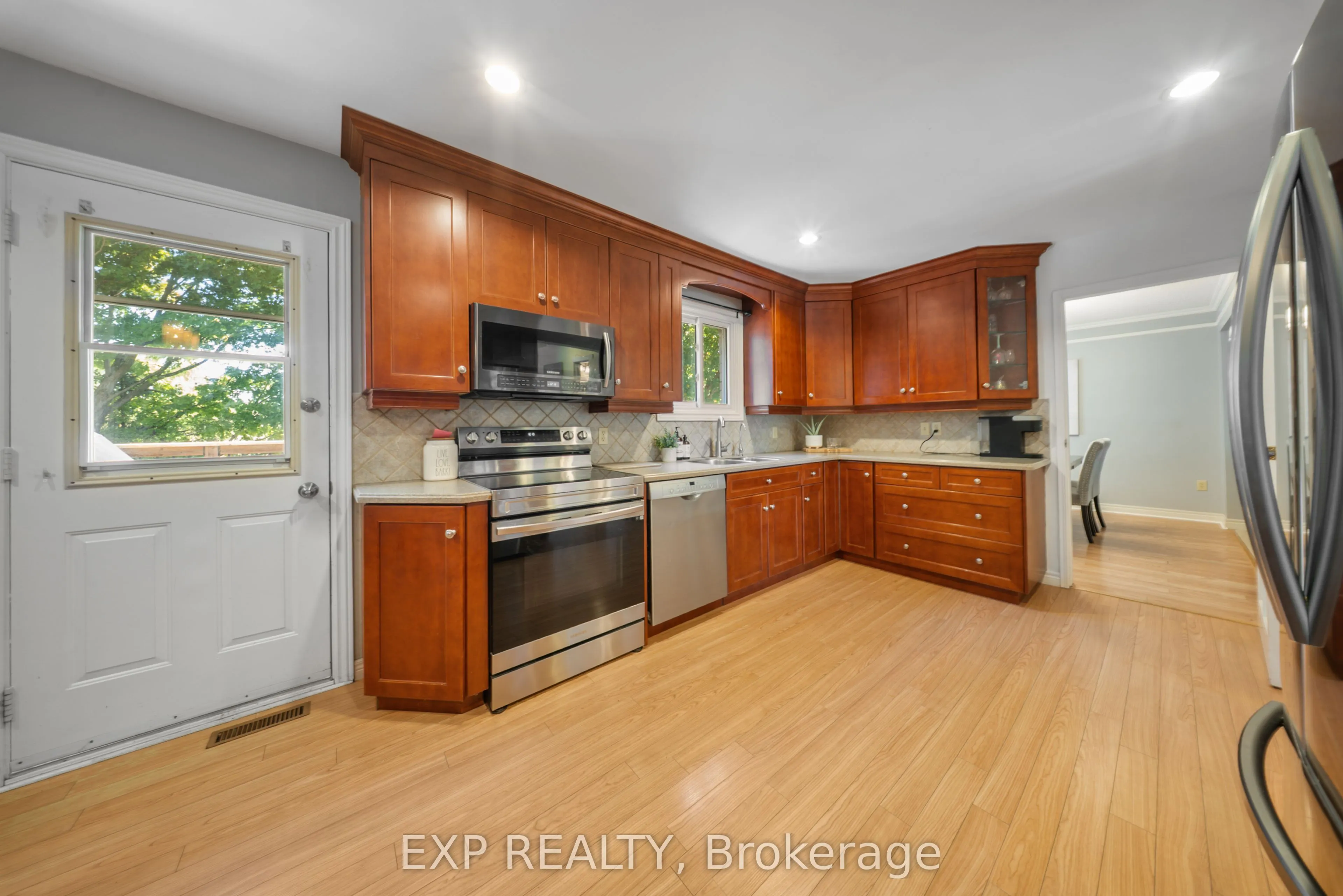54 Pathfinder Crescent