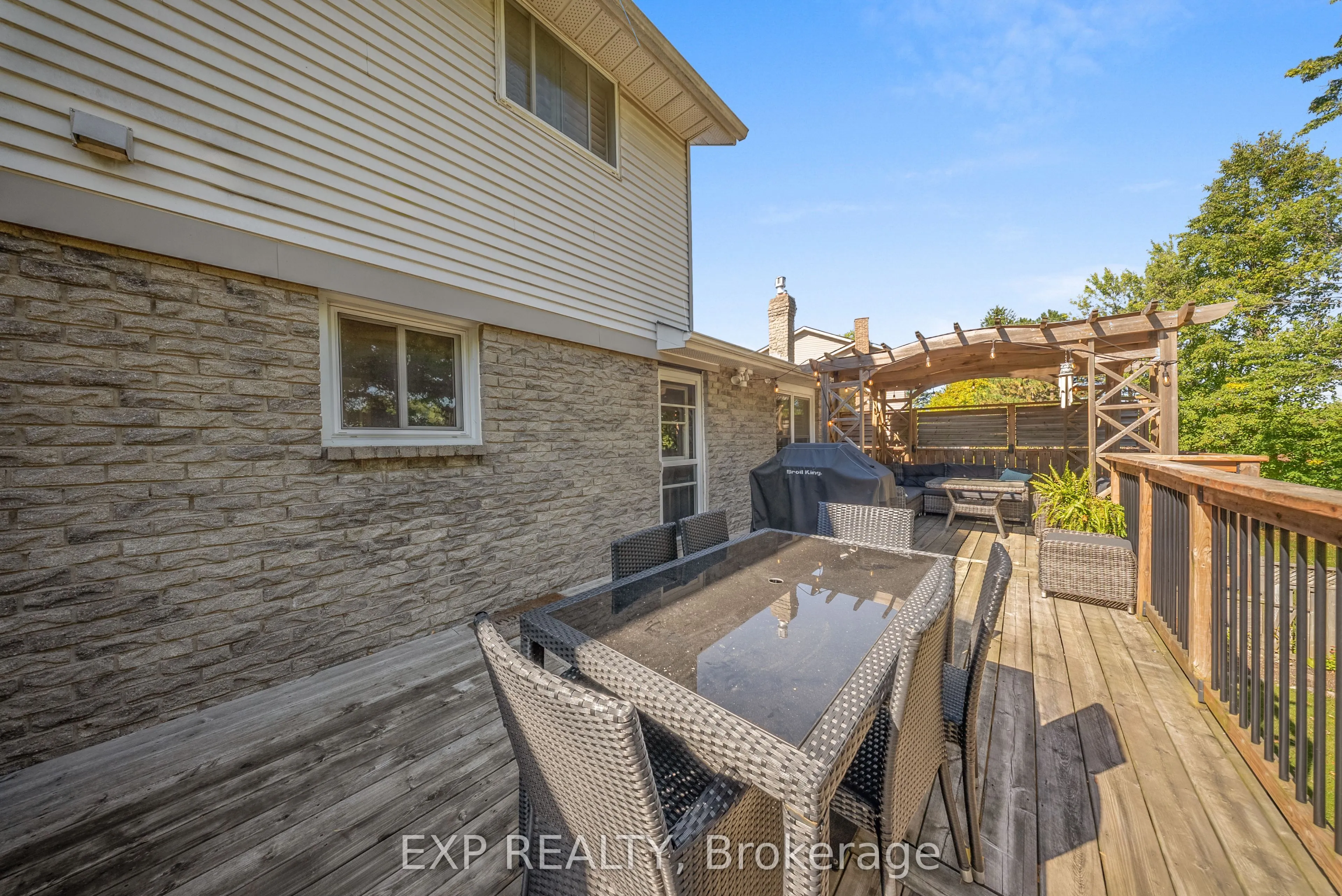 54 Pathfinder Crescent