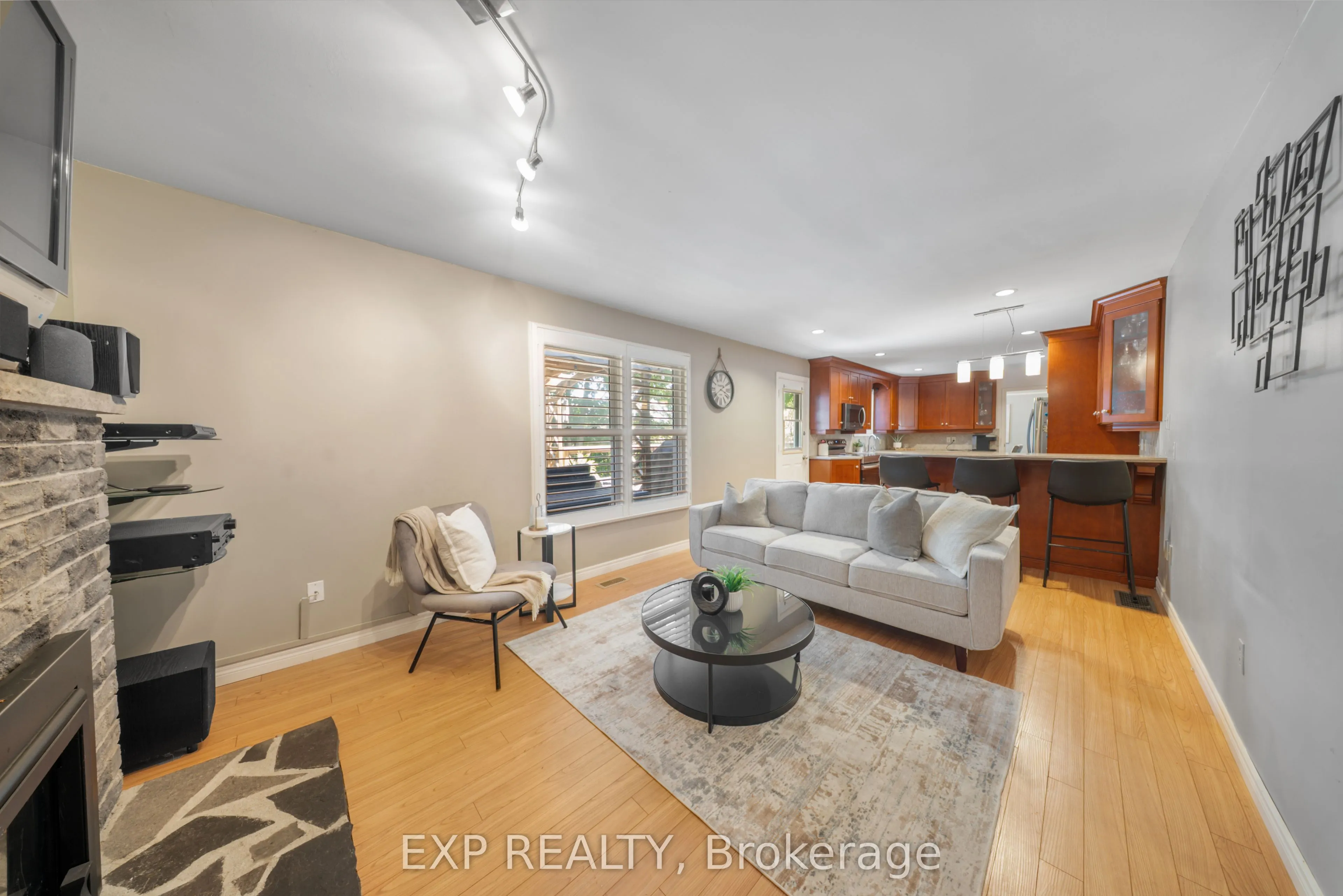 54 Pathfinder Crescent