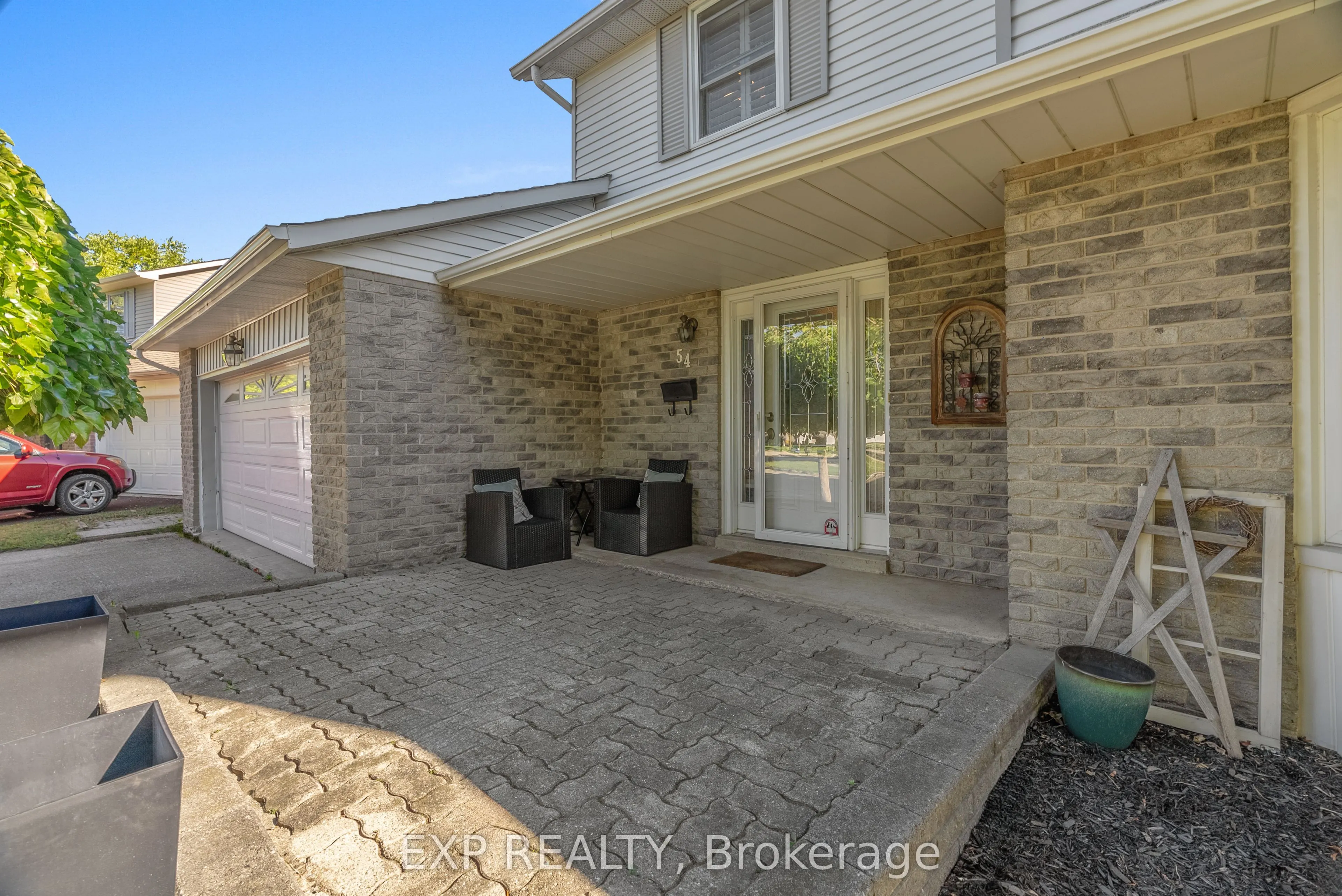 54 Pathfinder Crescent