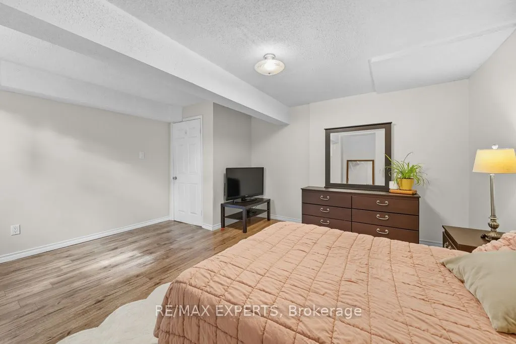 460 Beechwood Place, #5