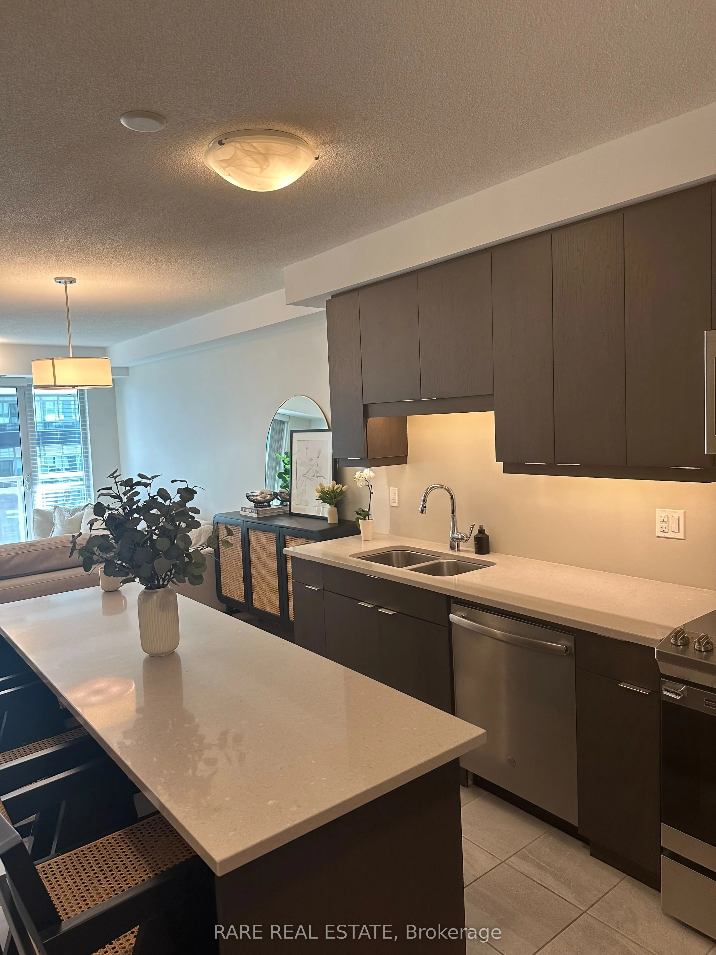 63 Arthur Street S, #602