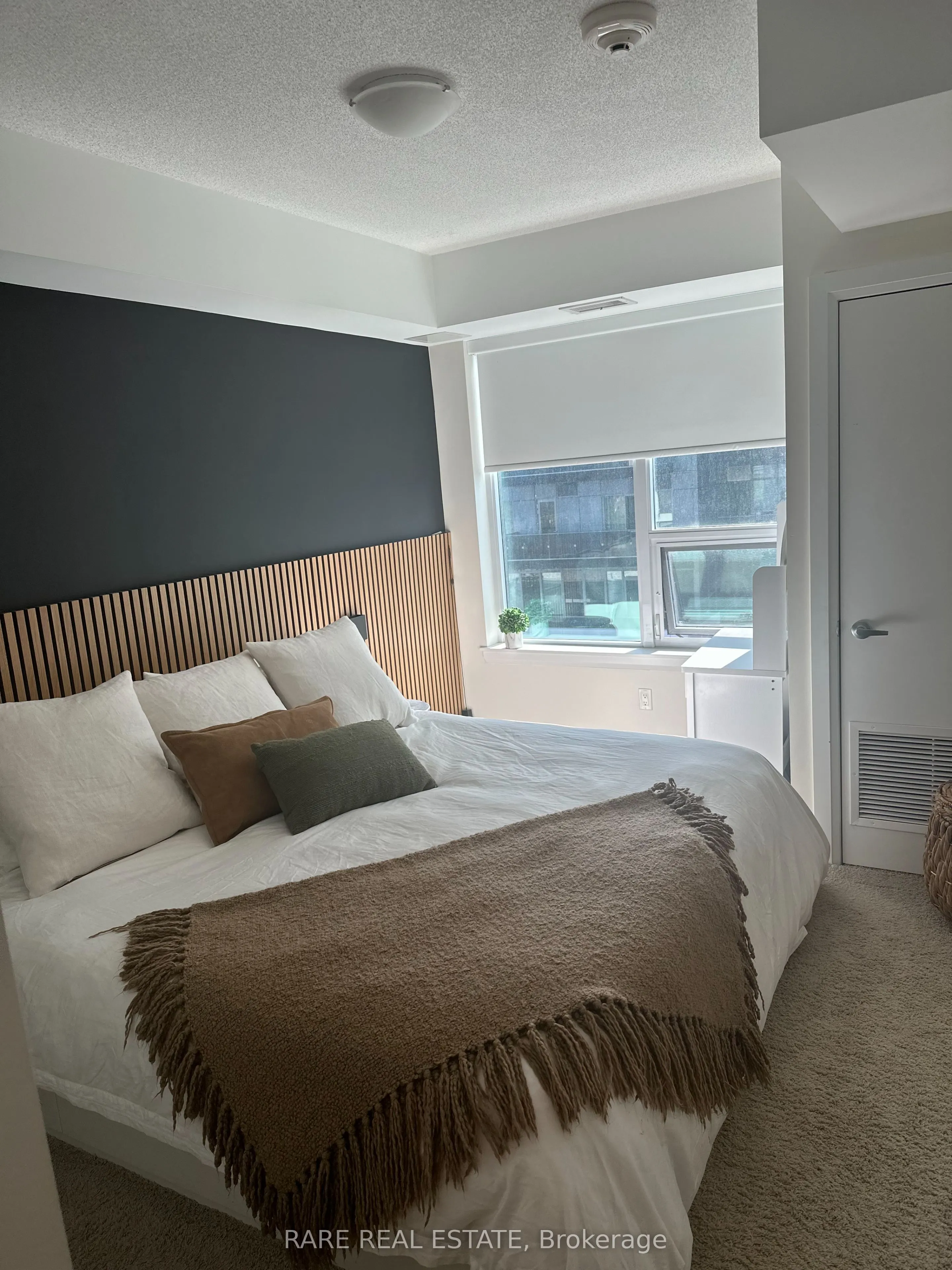 63 Arthur Street S, #602