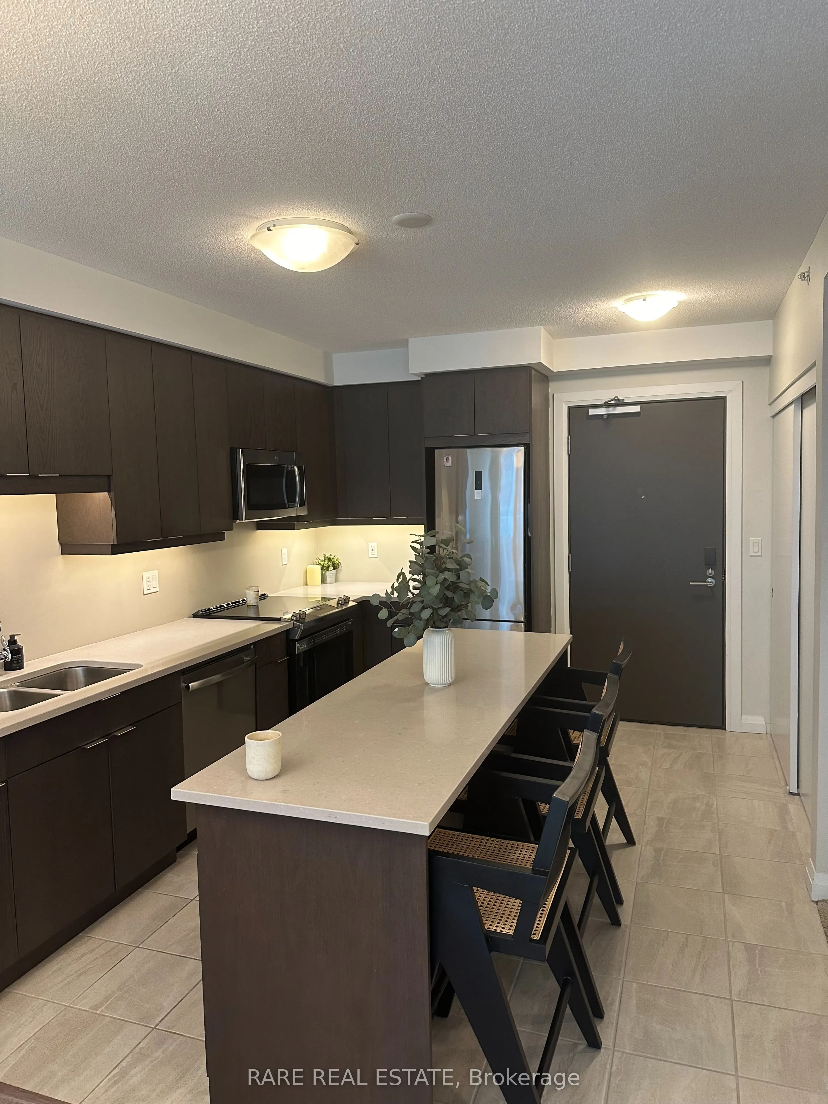 63 Arthur Street S, #602