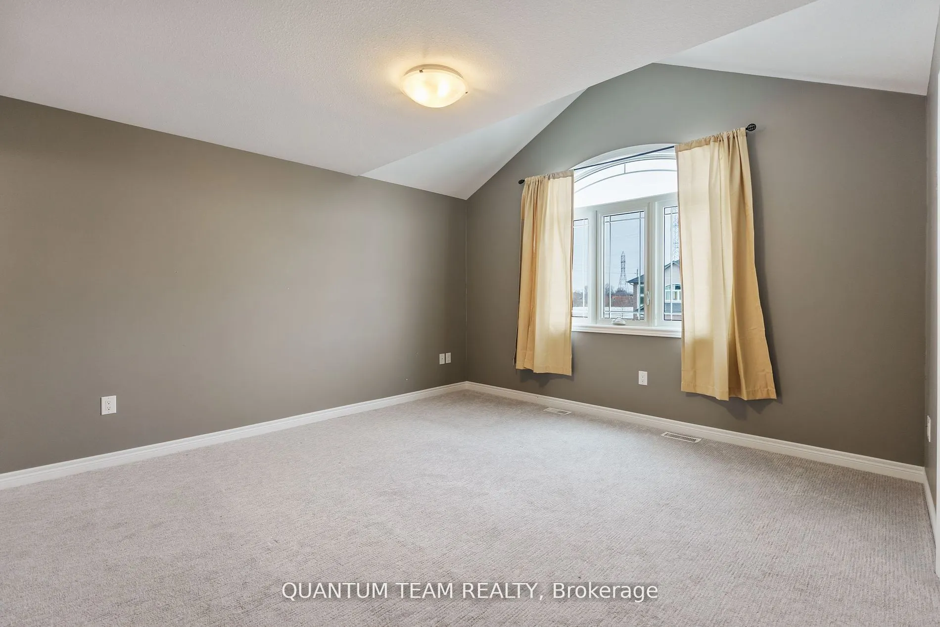15 Laurent Avenue