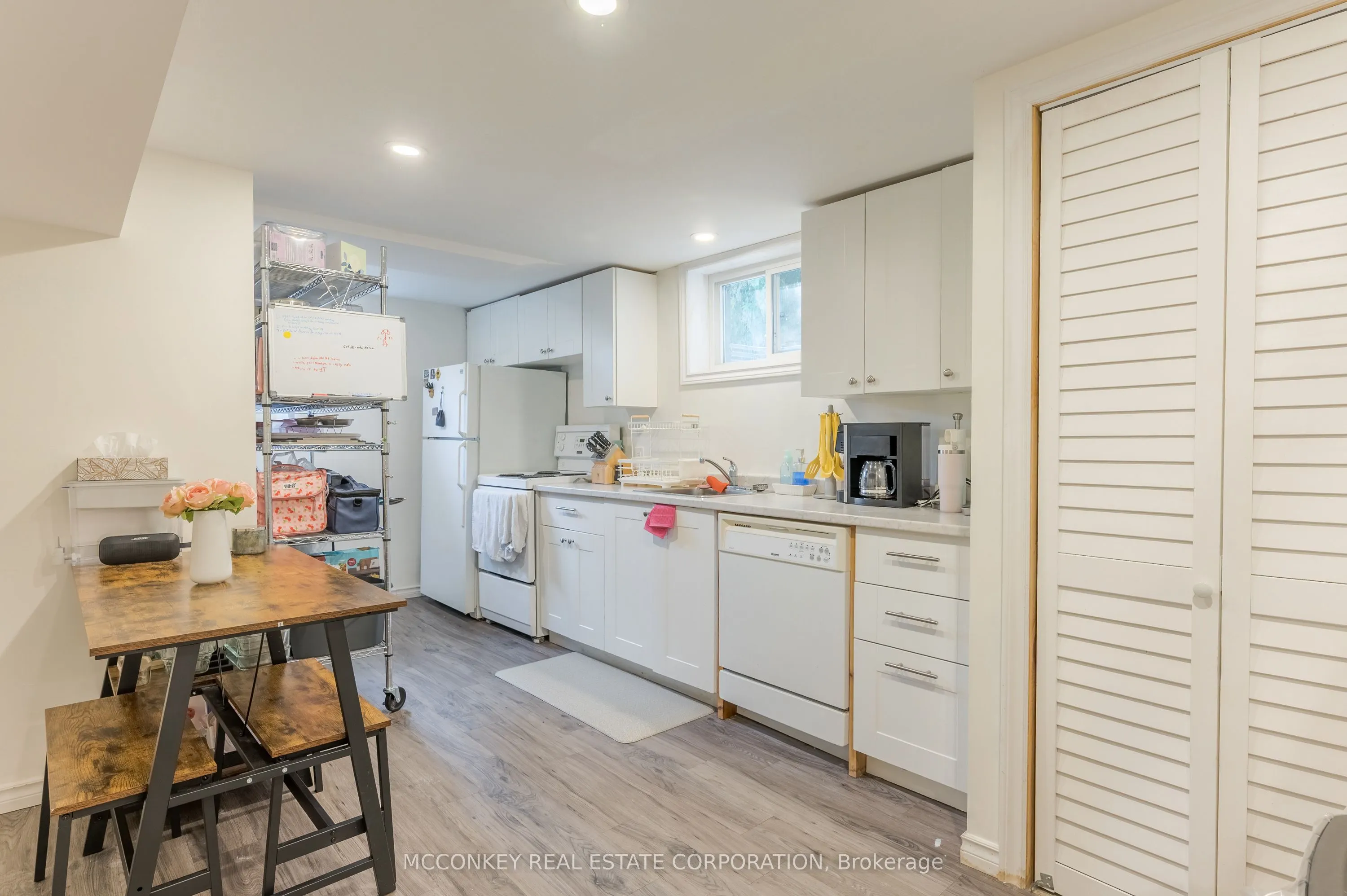 18 DALEVIEW Avenue