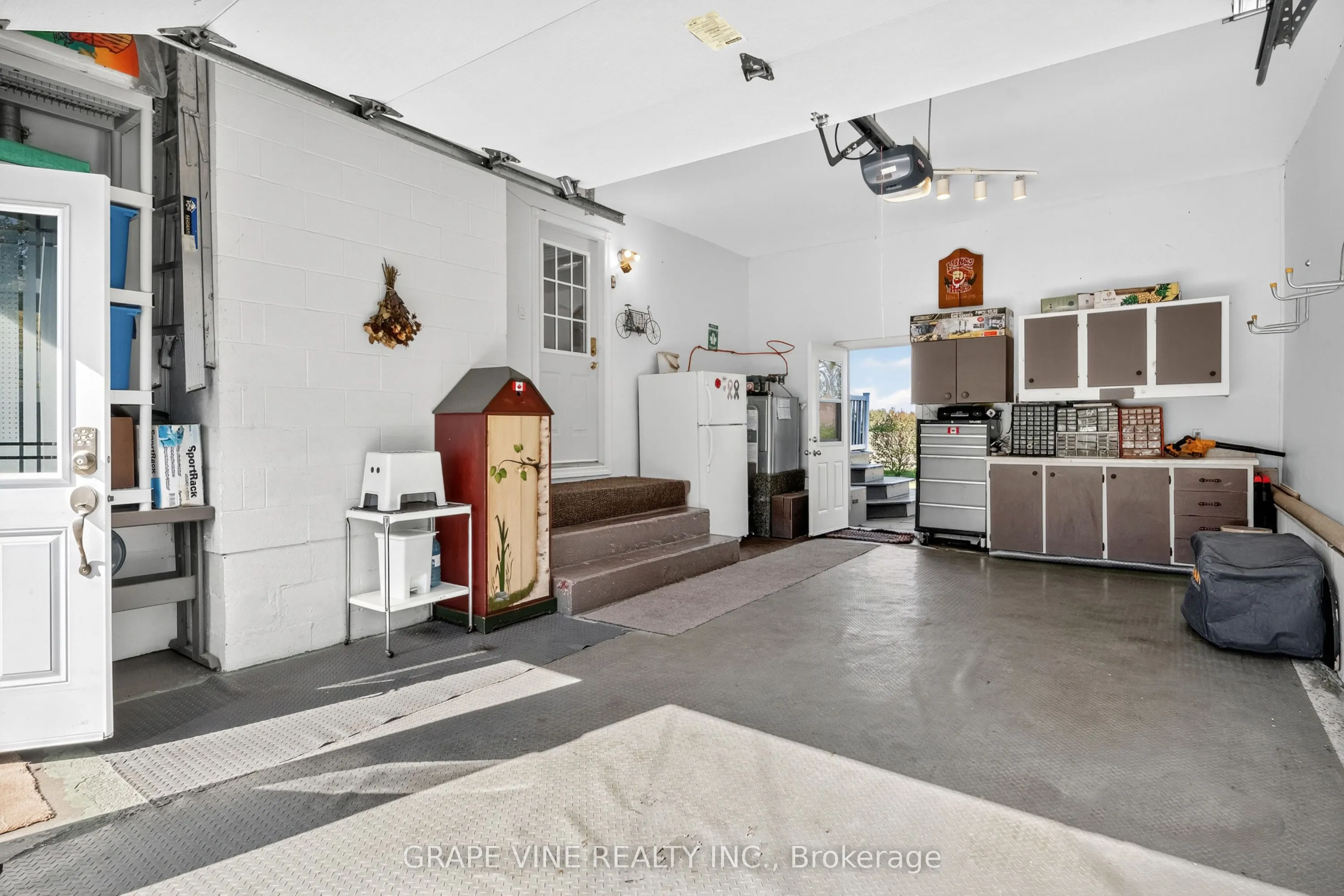 5041 Thunder Road
