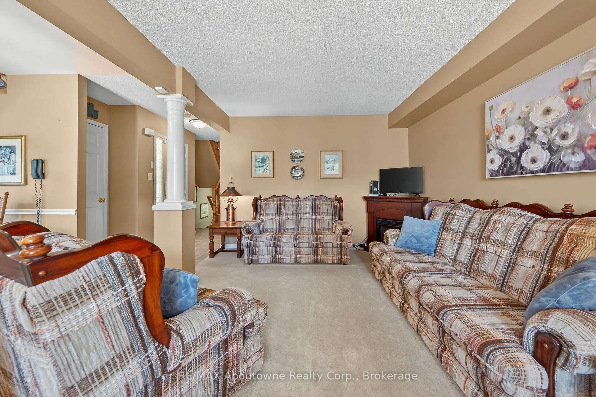 31 Elderberry Avenue